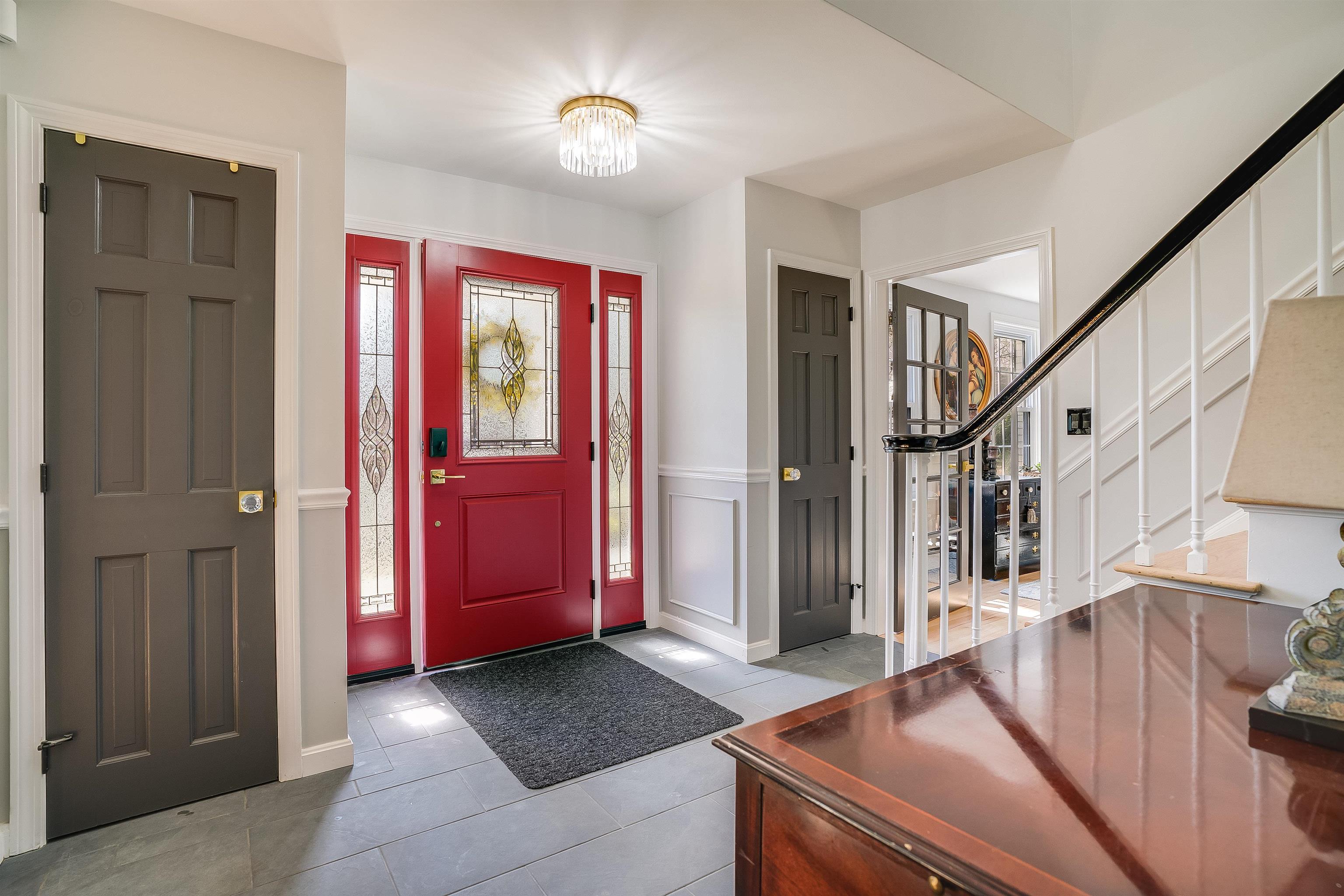 8 Stoneybrook Ln, Salem, NH 03079