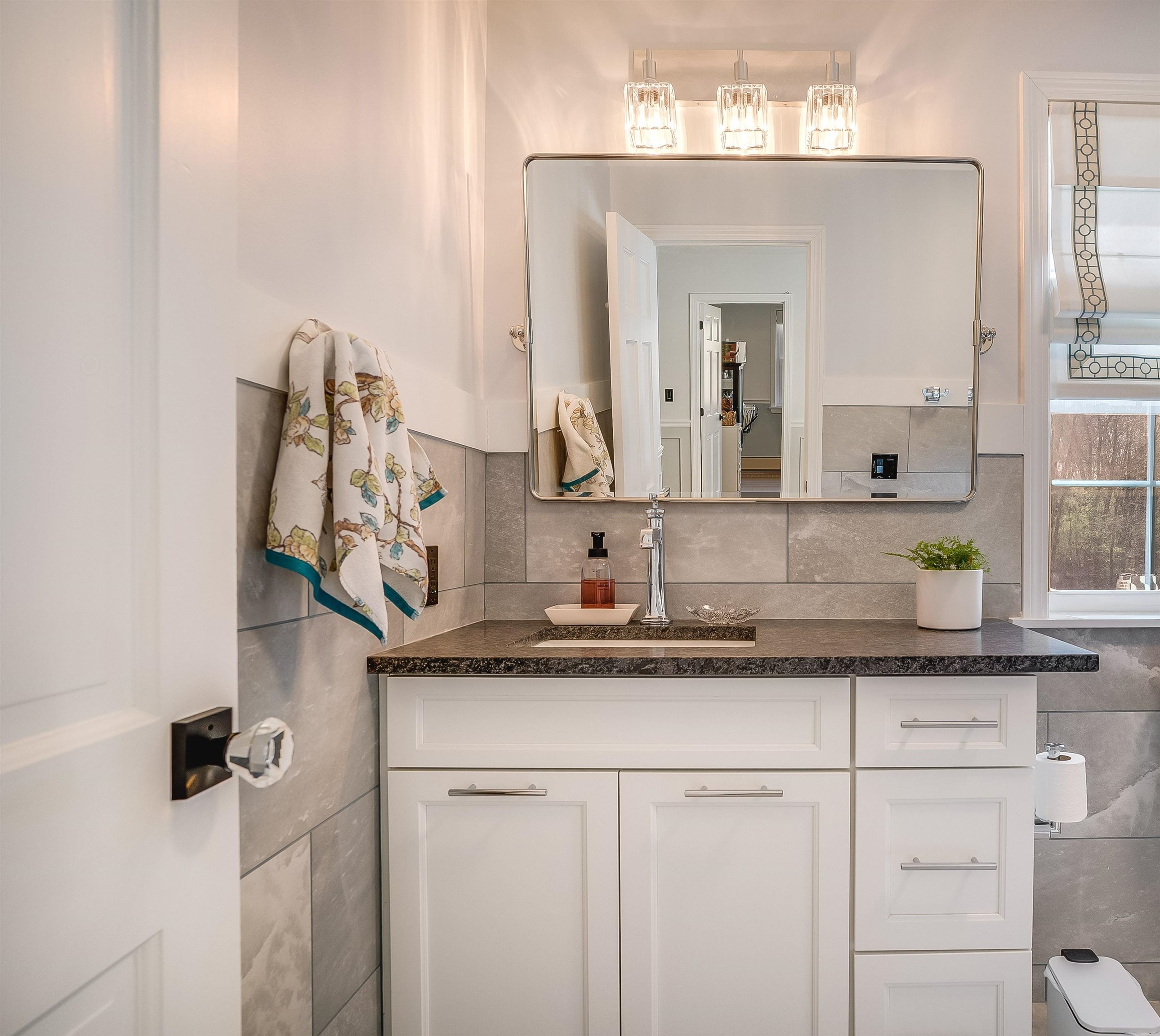 8 Stoneybrook Ln, Salem, NH 03079