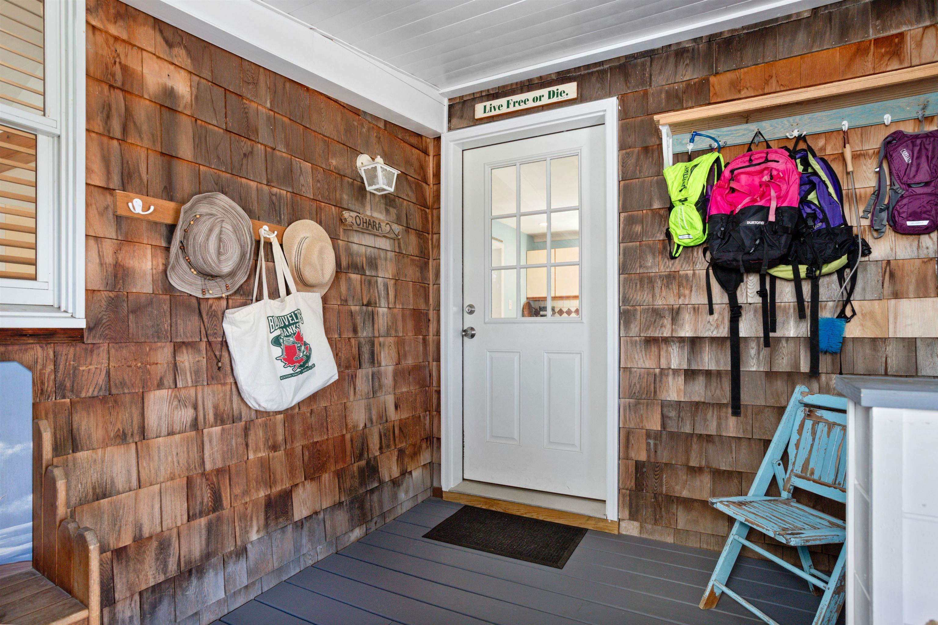 9 Tyngsboro St, Seabrook, NH 03874