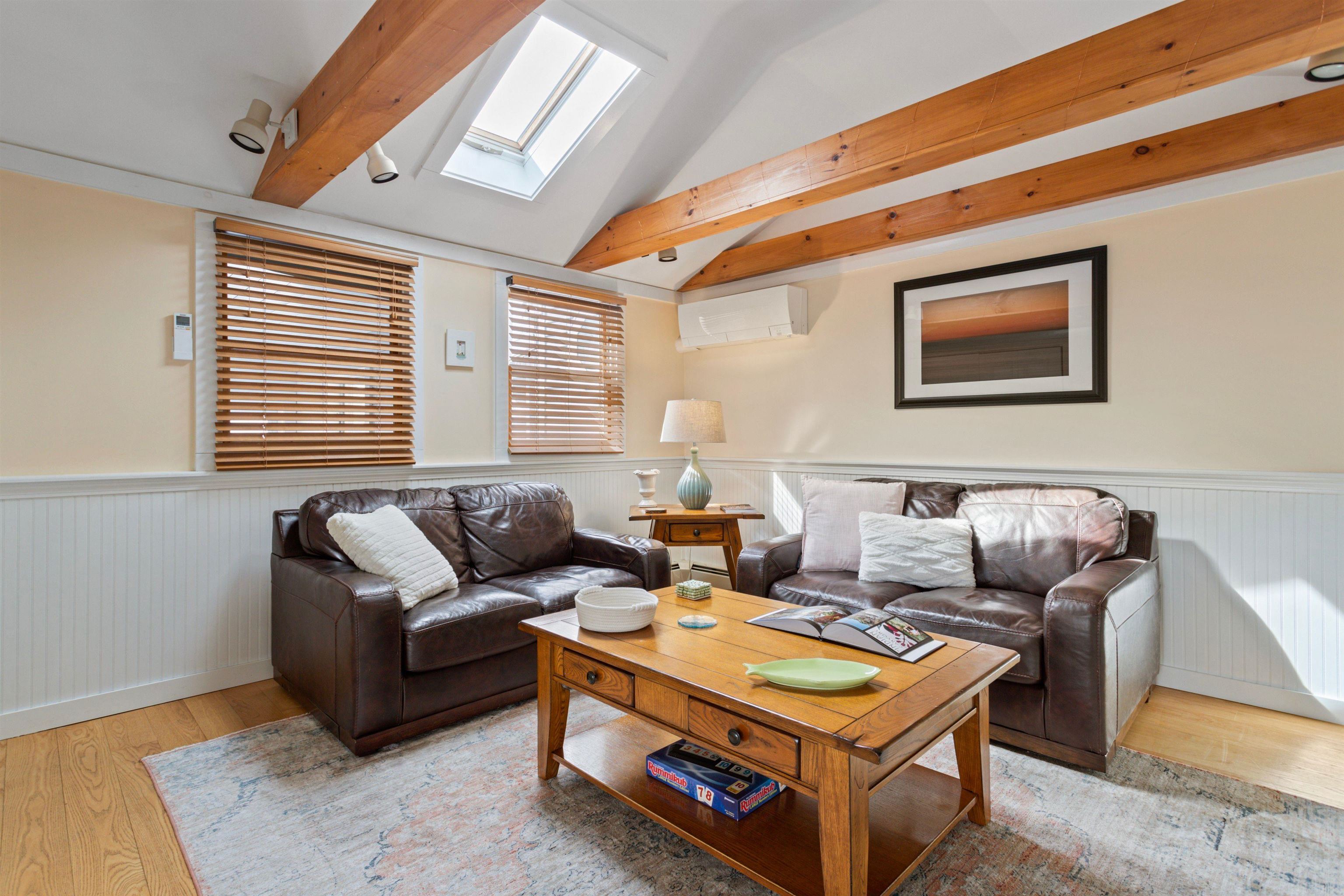 9 Tyngsboro St, Seabrook, NH 03874