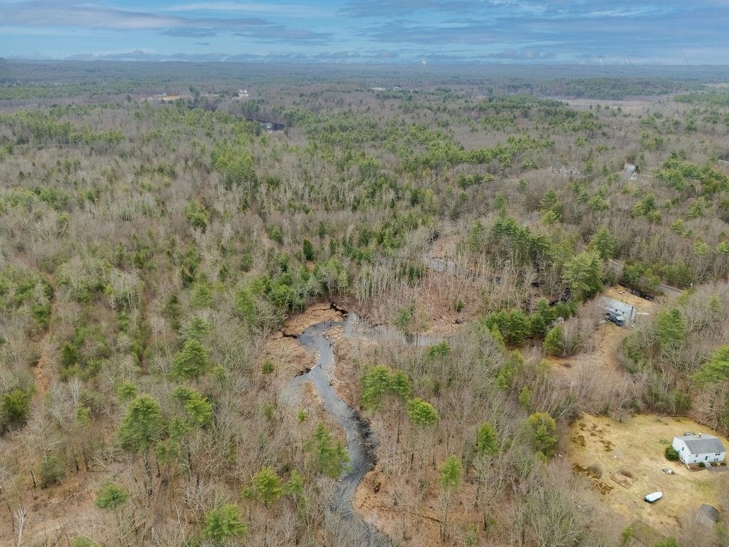 39 Colby Rd, Kingston, NH 03848