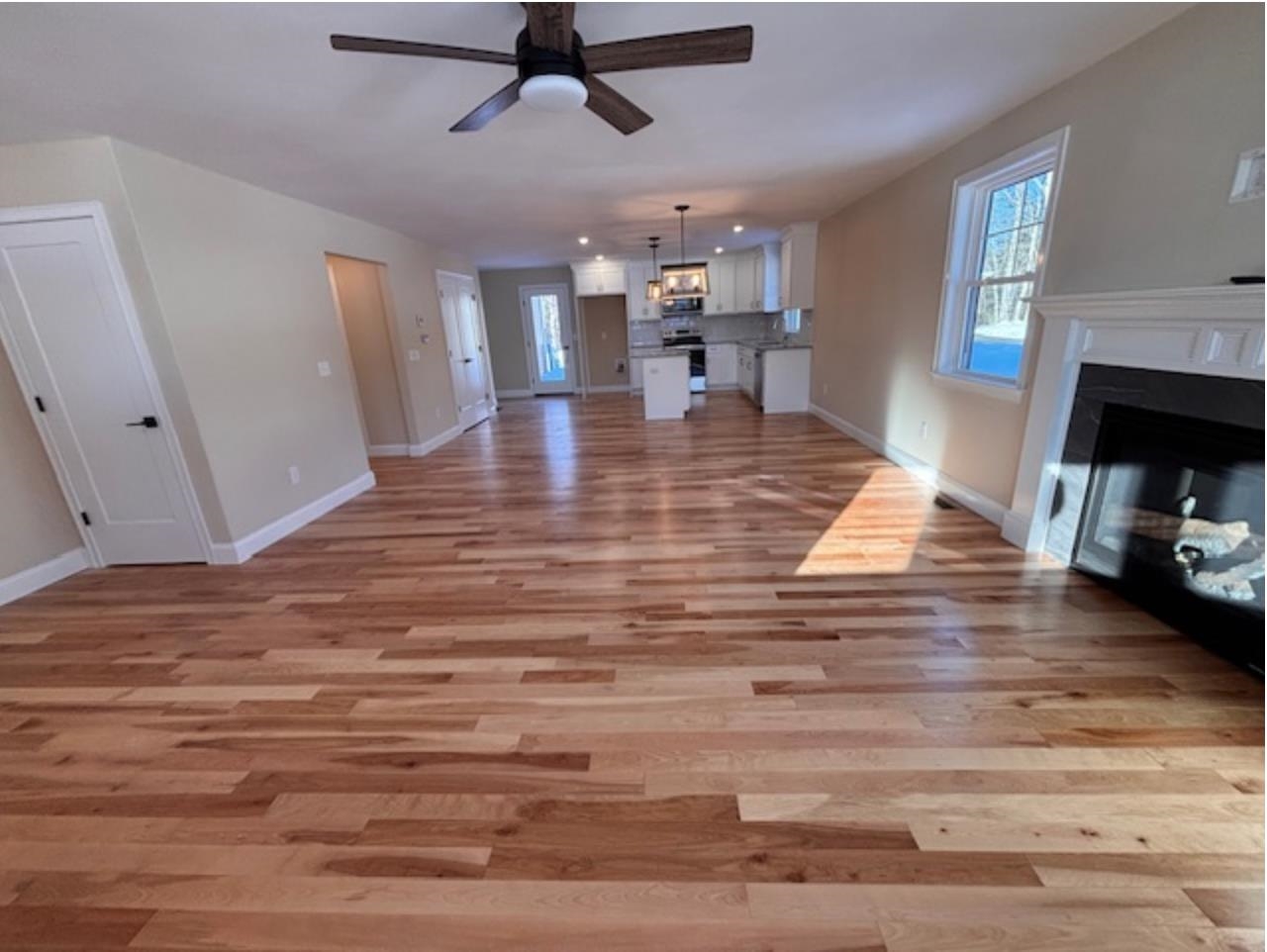 8 Taylor Cir, Brentwood, NH 03833