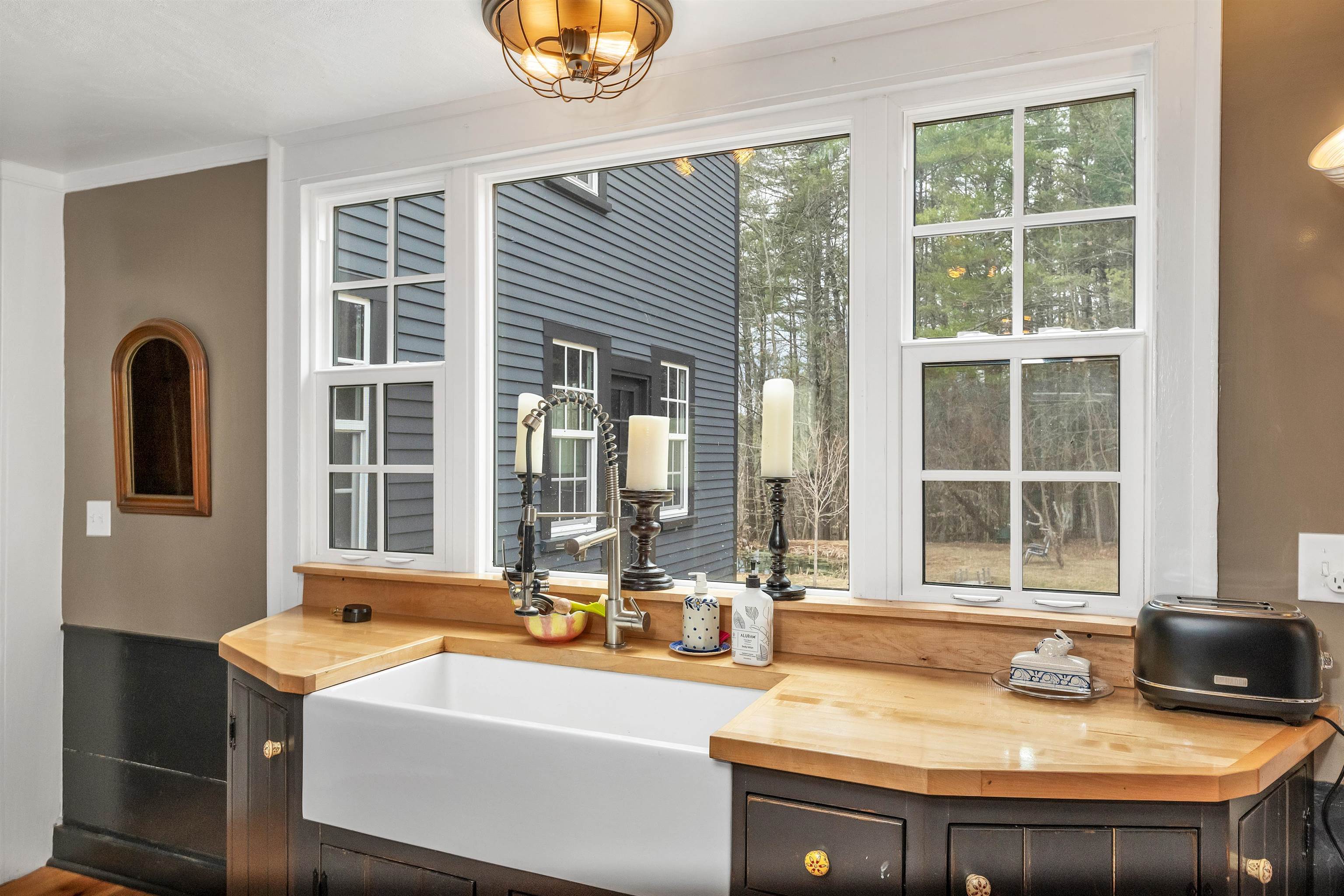 117 Hayes Rd, Alton, NH 03809