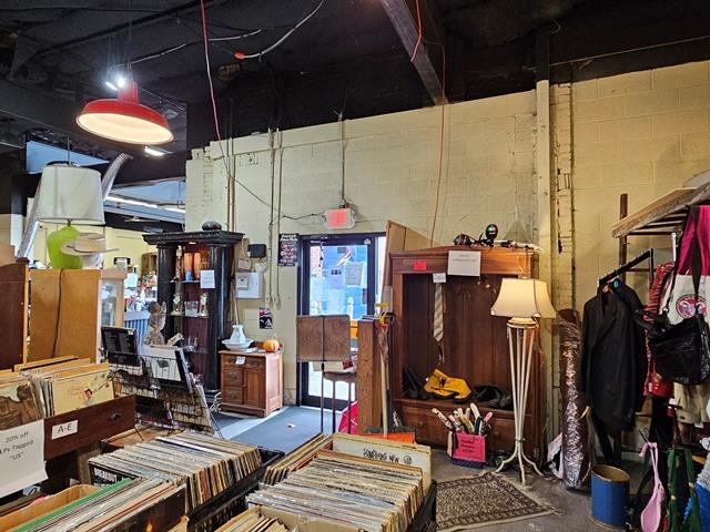 37-43 Emerald St, Keene, NH 03431