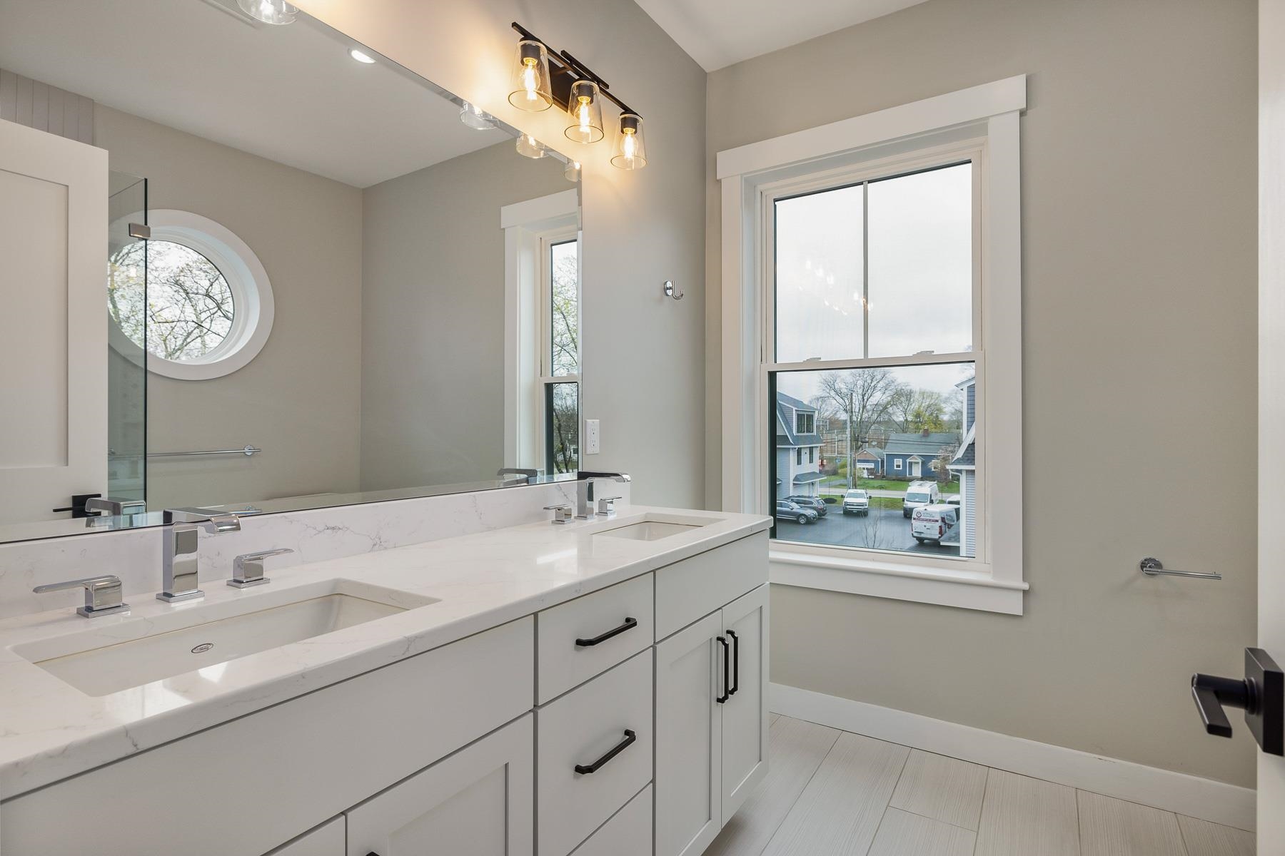 22 Little Bay Dr, Dover, NH 03820