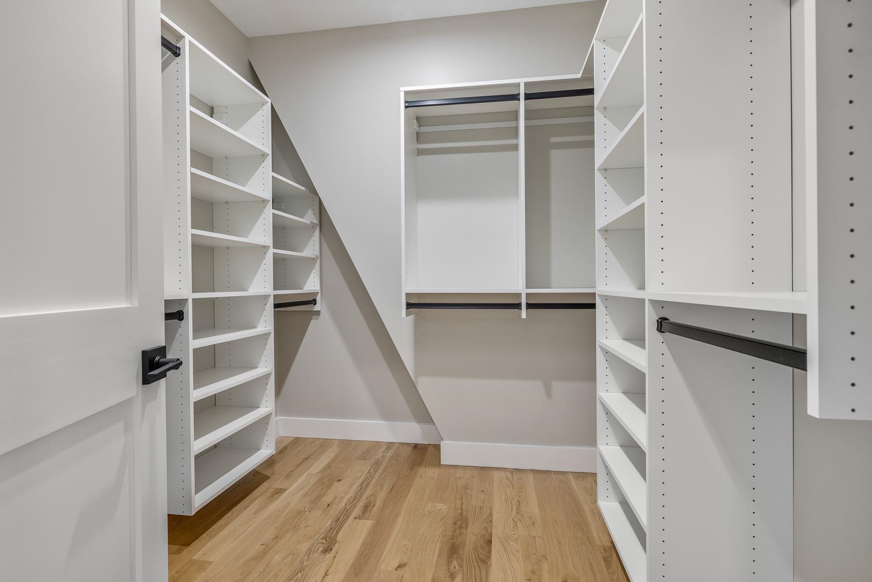 22 Little Bay Dr, Dover, NH 03820