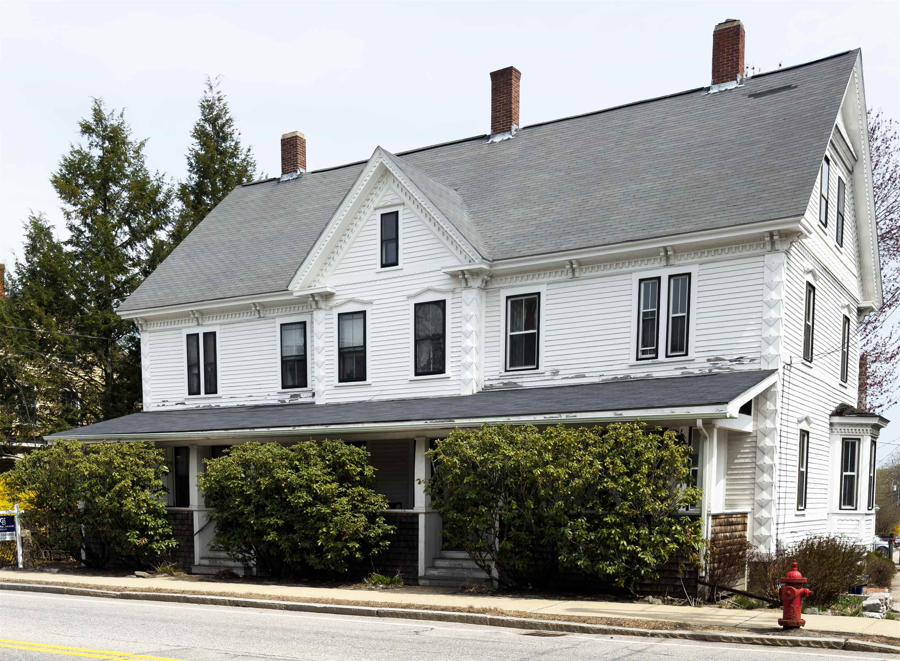 181 Central Ave, Dover, NH 03820-4003