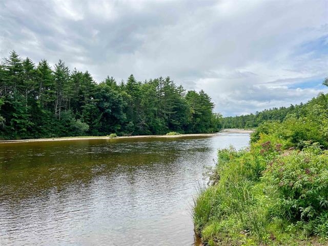 74 Lamplighter Dr, Conway, NH 03818