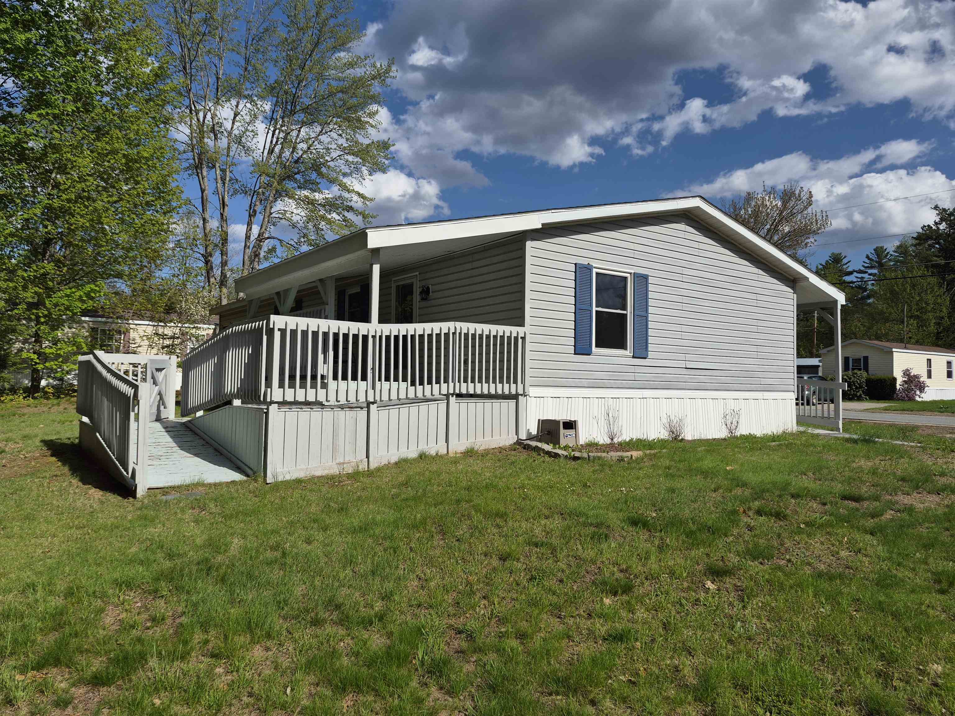 74 Lamplighter Dr, Conway, NH 03818