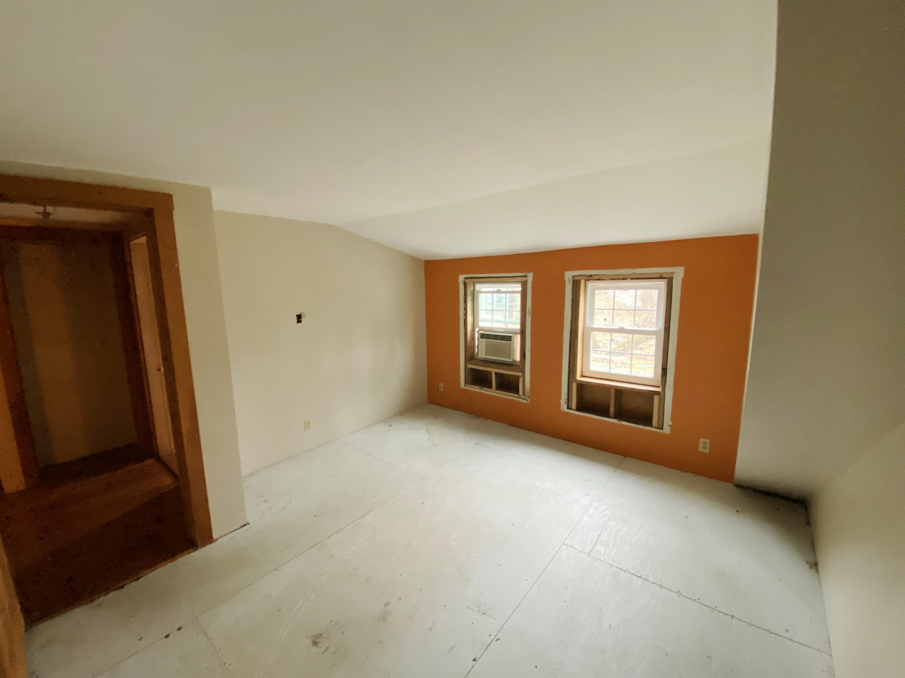 110 Pearson Hill Rd, Webster, NH 03303