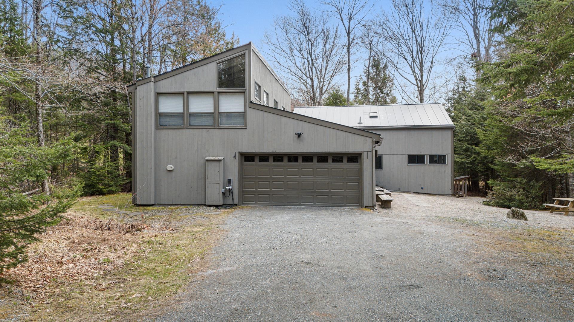 27 Eagle Dr, Grantham, NH 03753