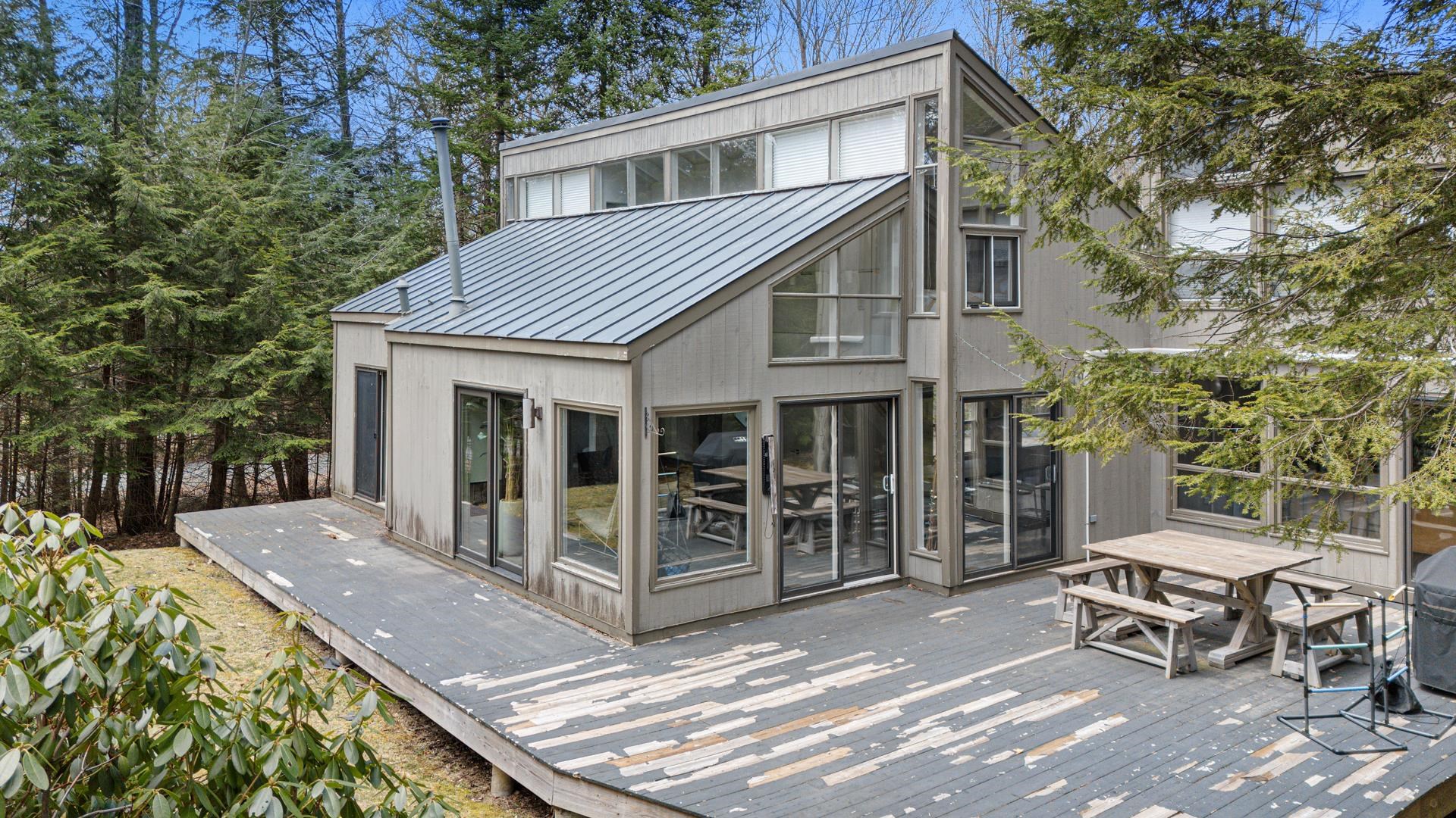 27 Eagle Dr, Grantham, NH 03753