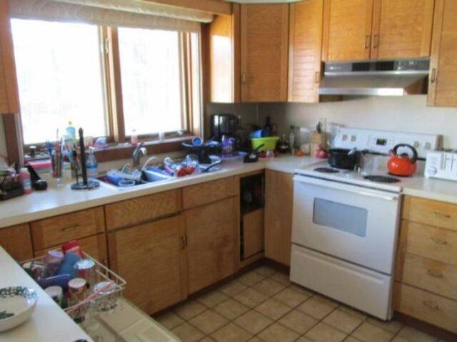 8 Althea Ln, Nashua, NH 03062