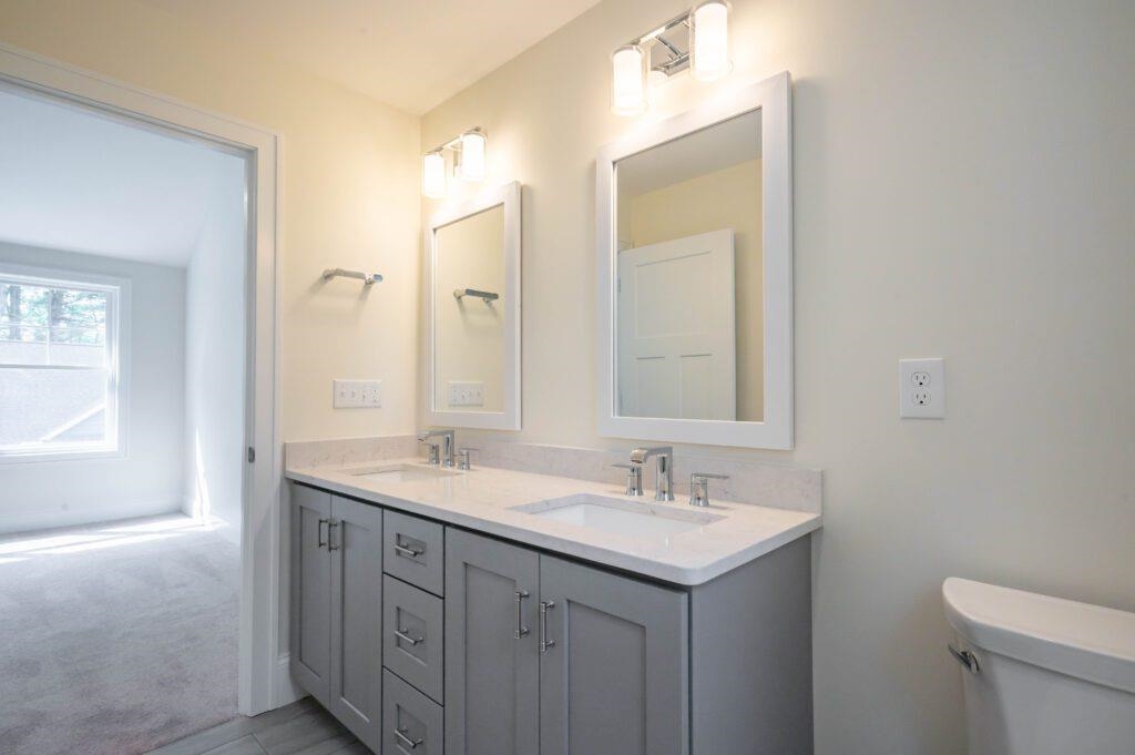 1 Doucet Ave, Nashua, NH 03062