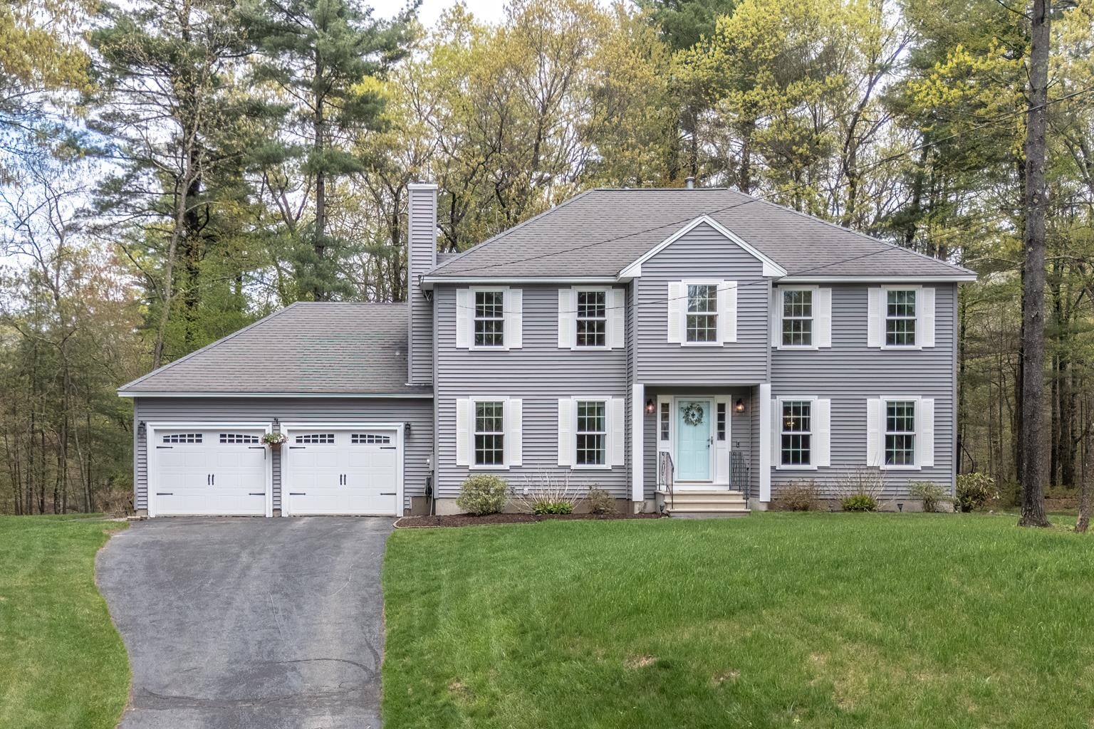 MLS 5040084: 4 Muscovy Drive, Litchfield NH