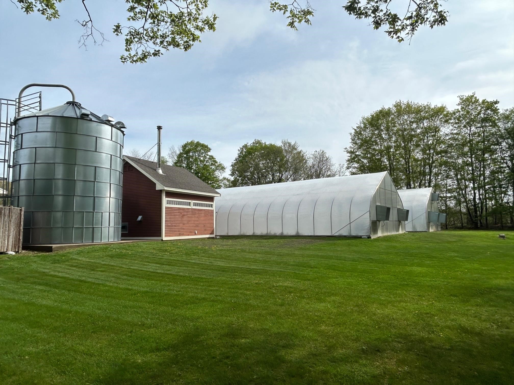 244 Amesbury Rd, Kensington, NH 03833