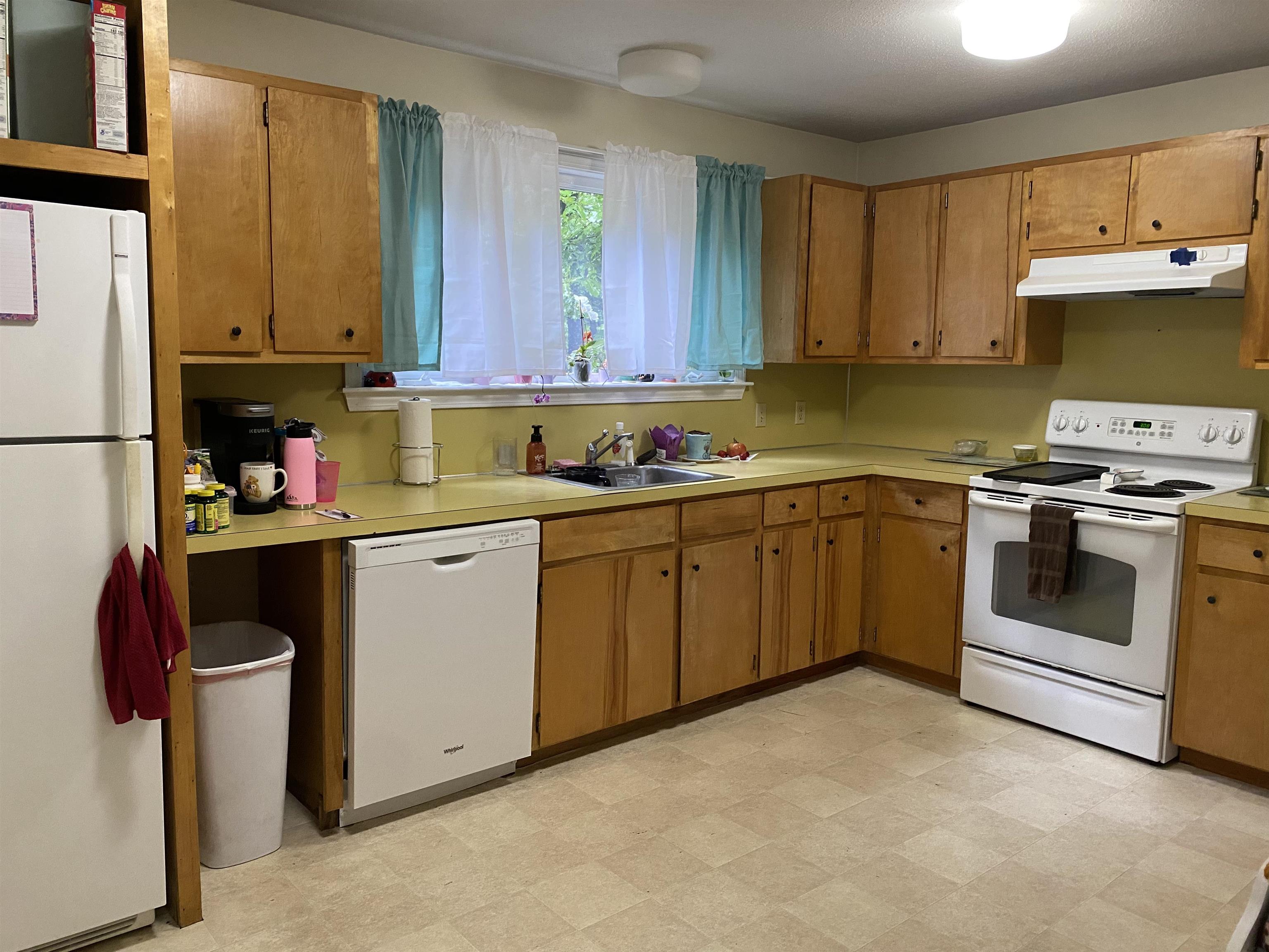 14-28 Sugarhouse Ln, Sunapee, NH 03782