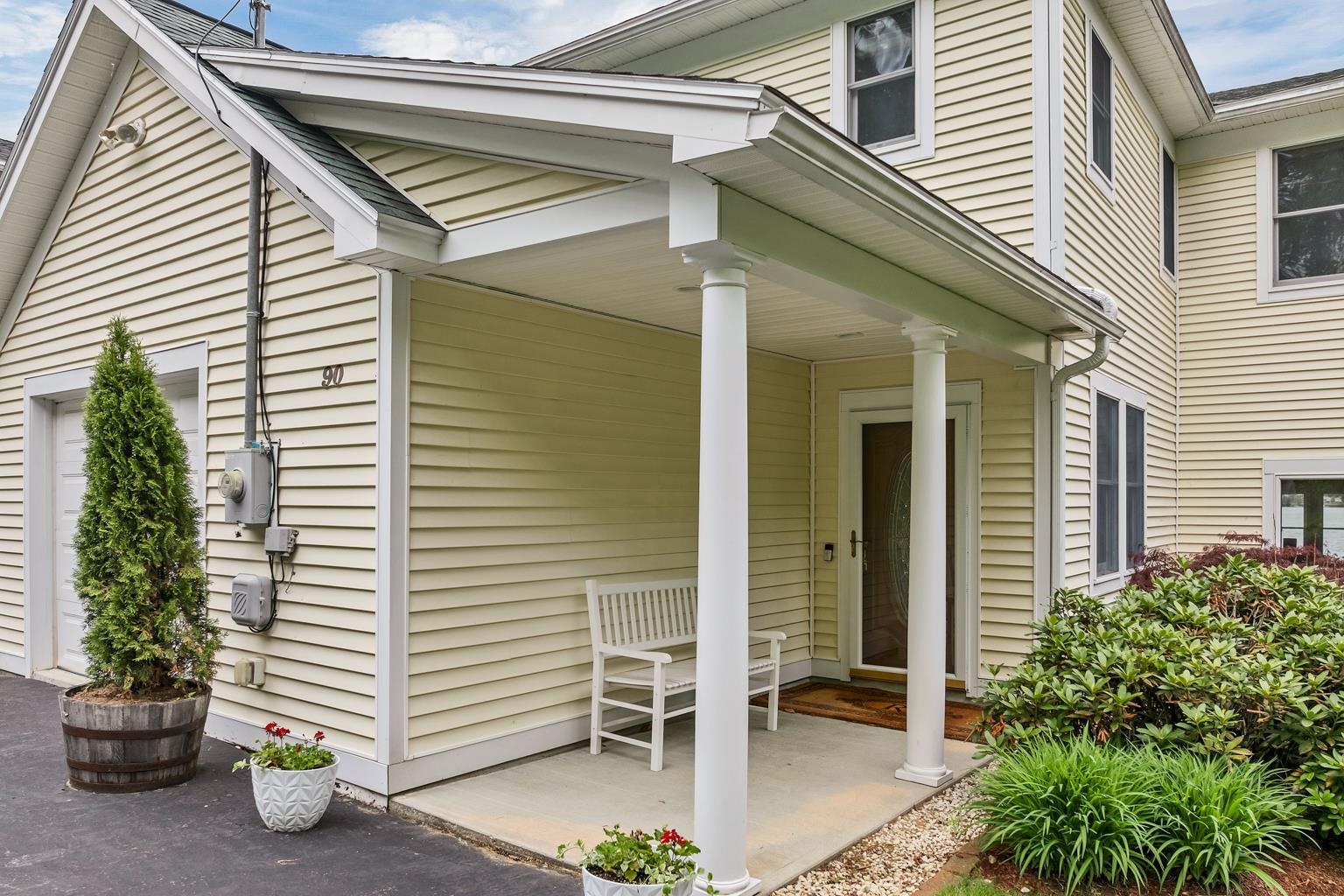 90 Paugus Park Rd, Laconia, NH 03246