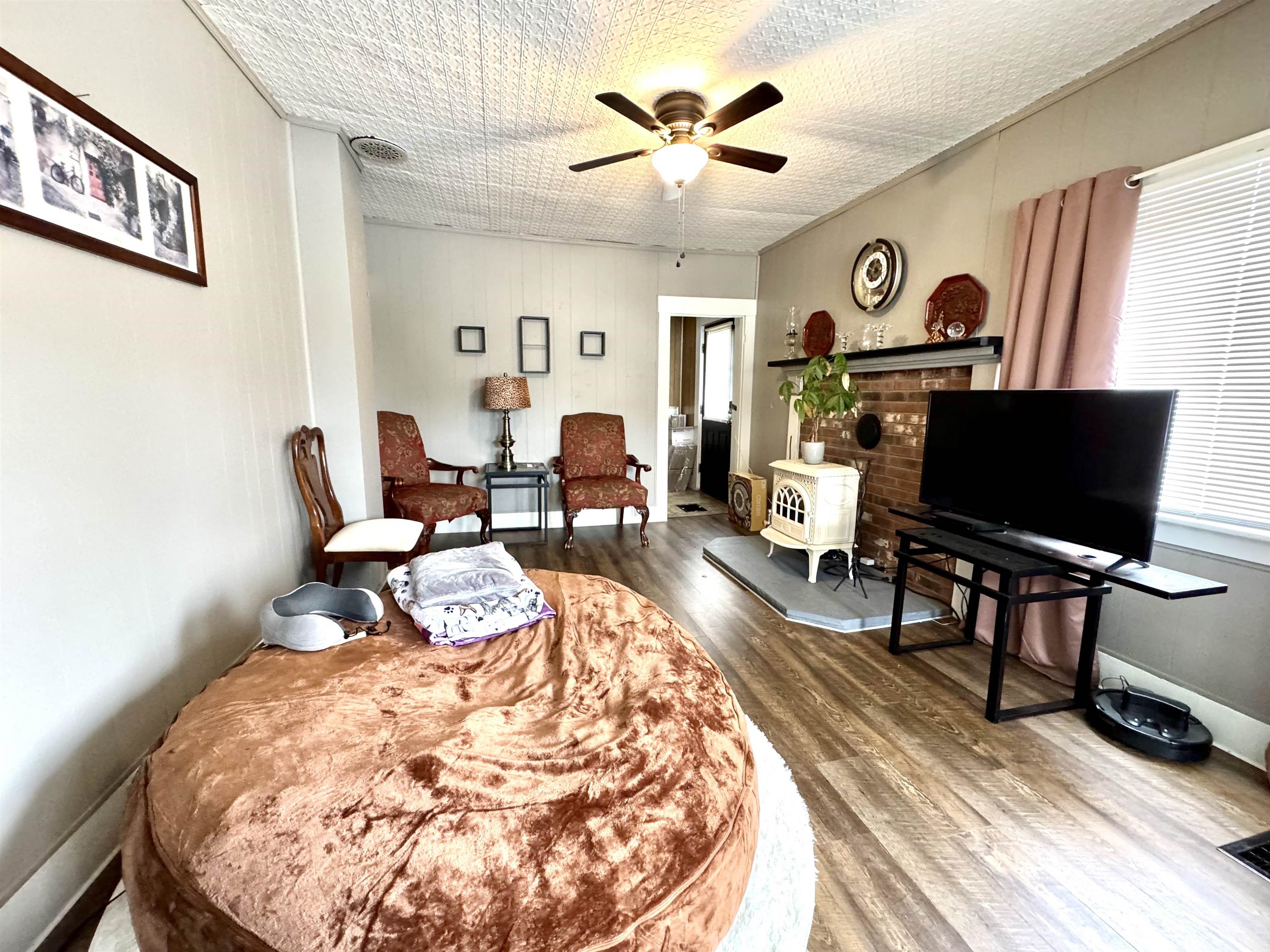 15 Park St, Colebrook, NH 03576