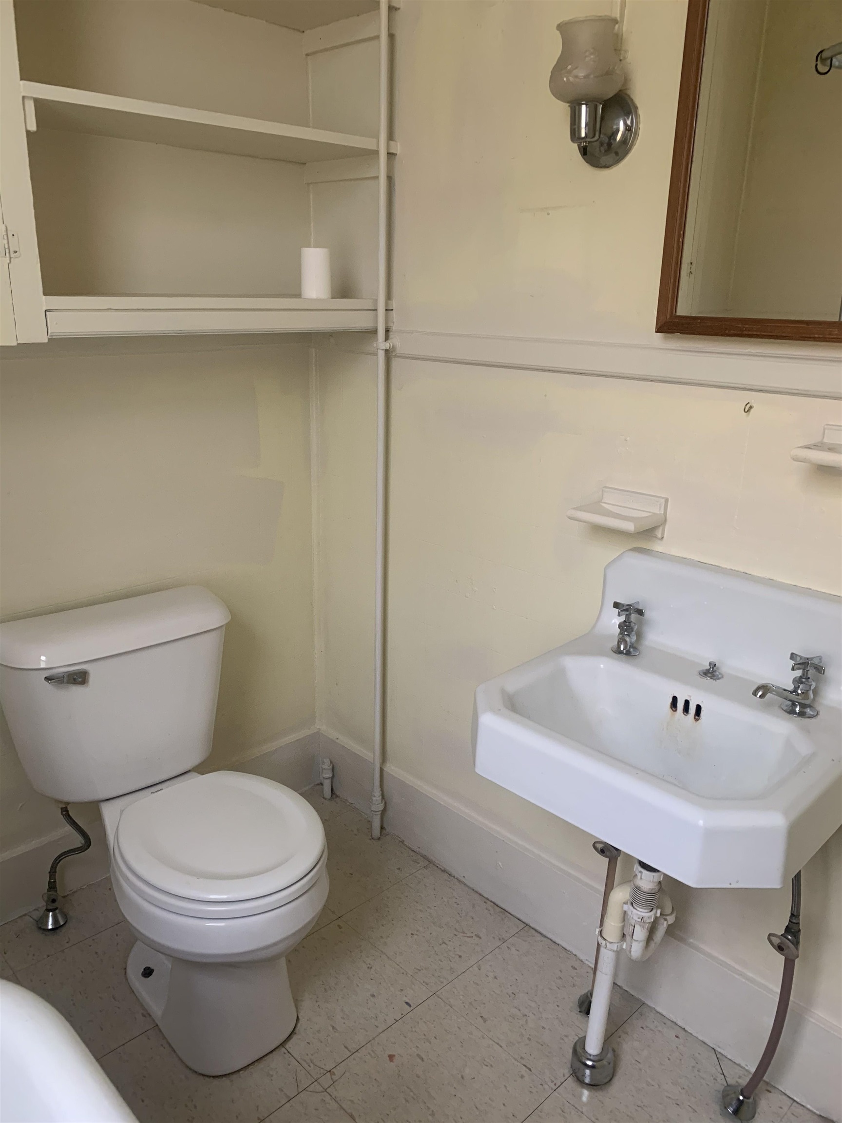 58 Pickering Rd, Rochester, NH 03867