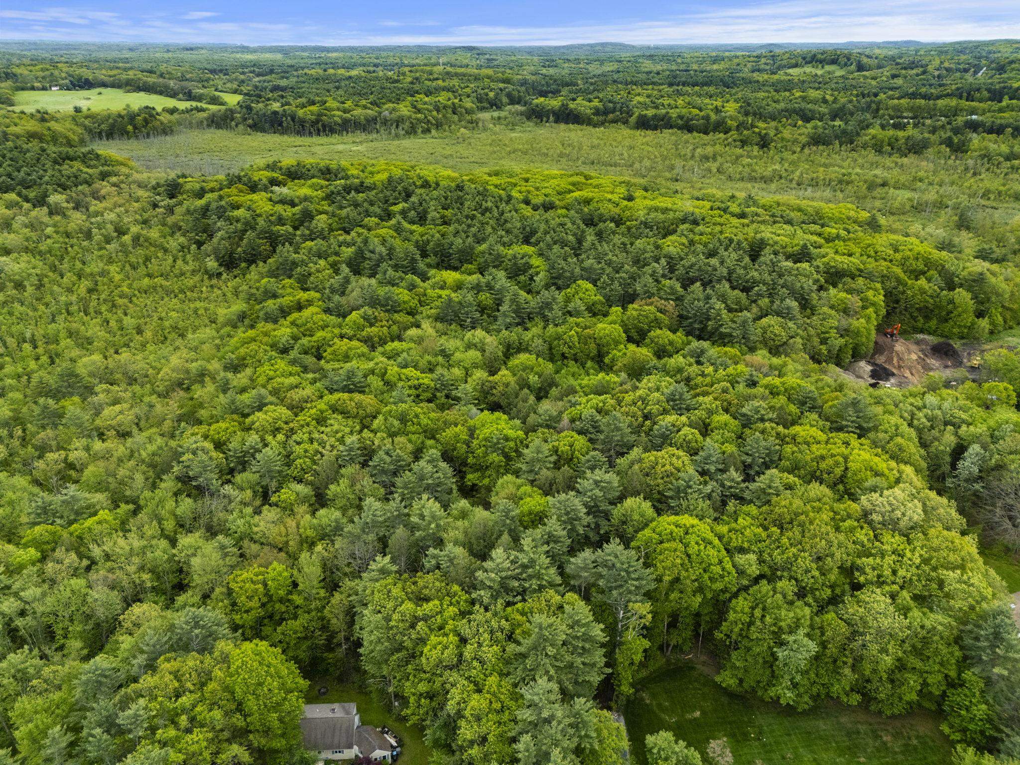 204 North Haverhill Rd, Kensington, NH 03833