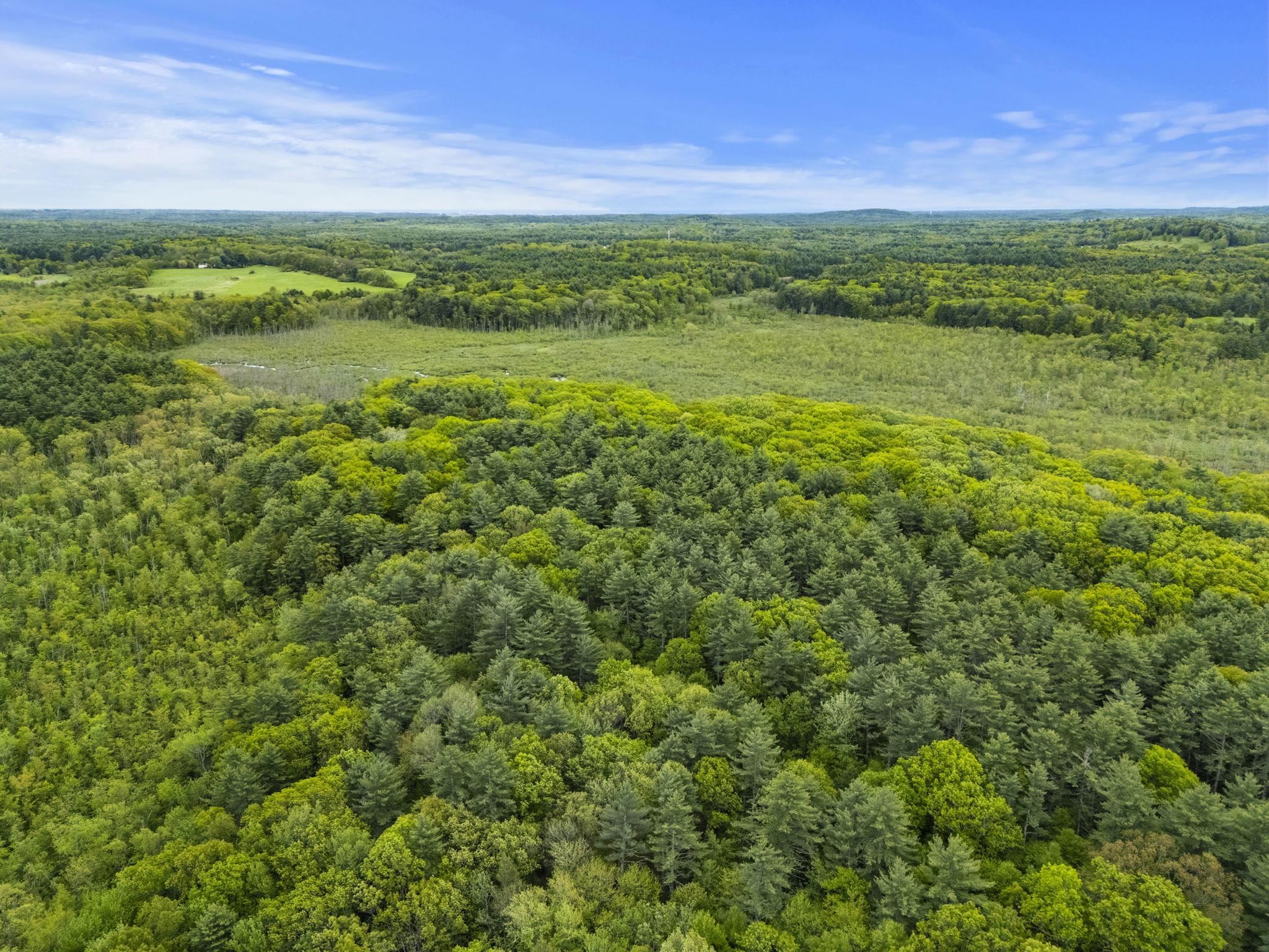 204 North Haverhill Rd, Kensington, NH 03833