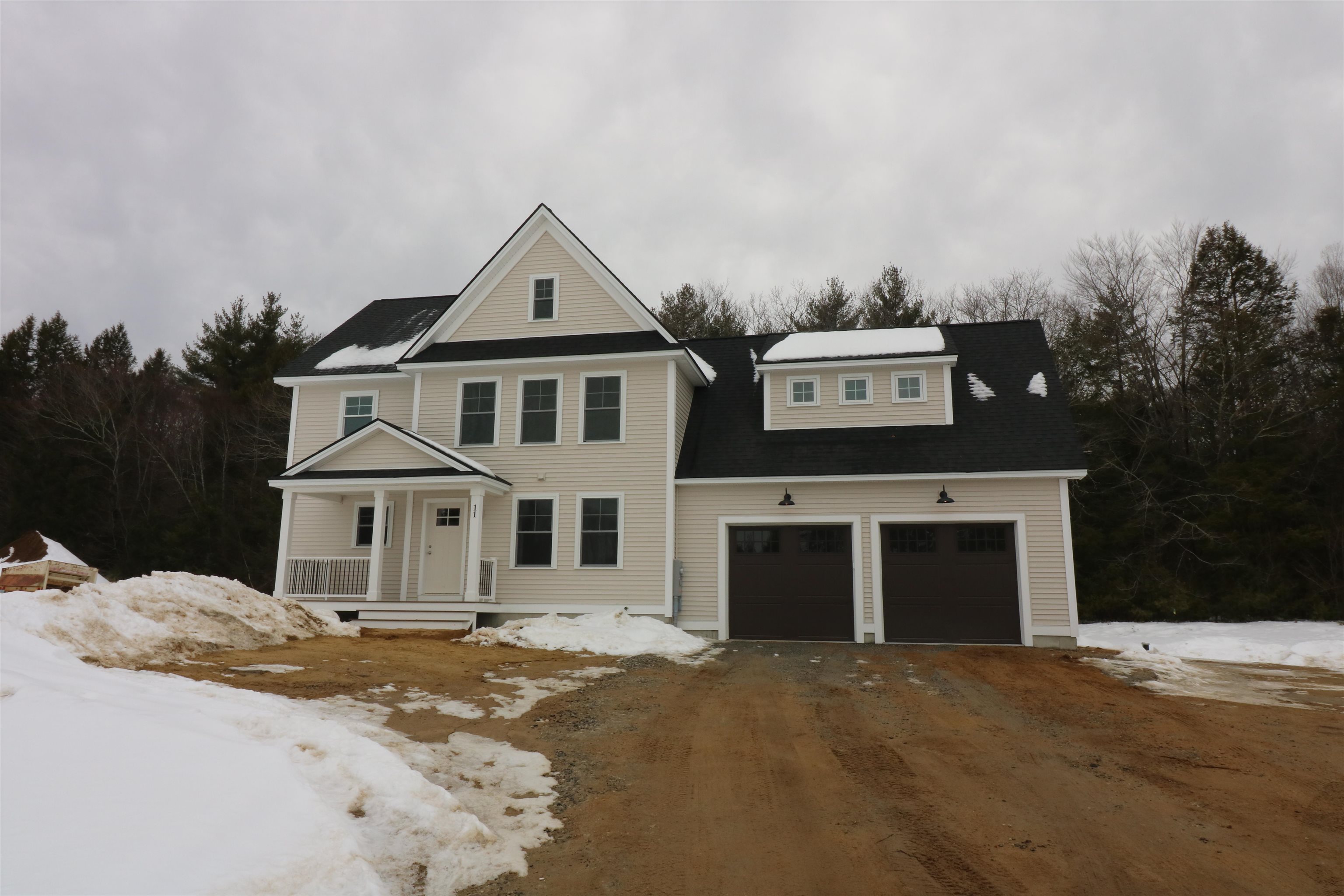 MLS 5042624: 11 Stone Creek Drive, Brentwood NH