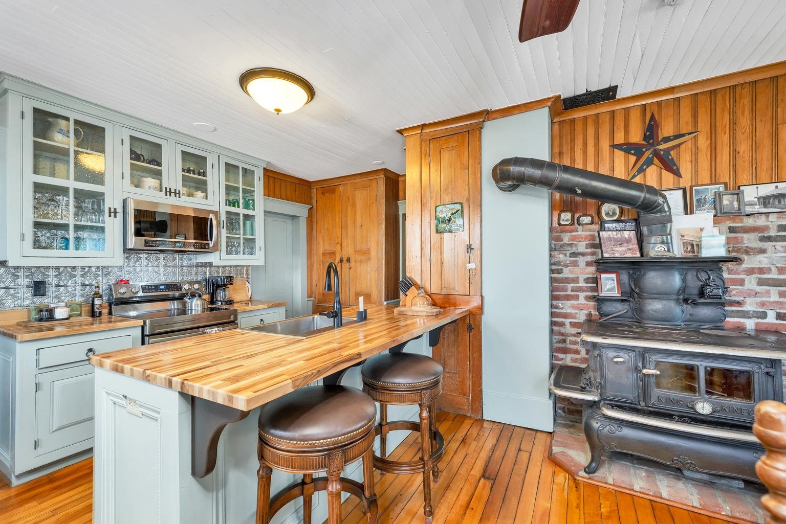 959 Presidential Hw, Jefferson, NH 03583