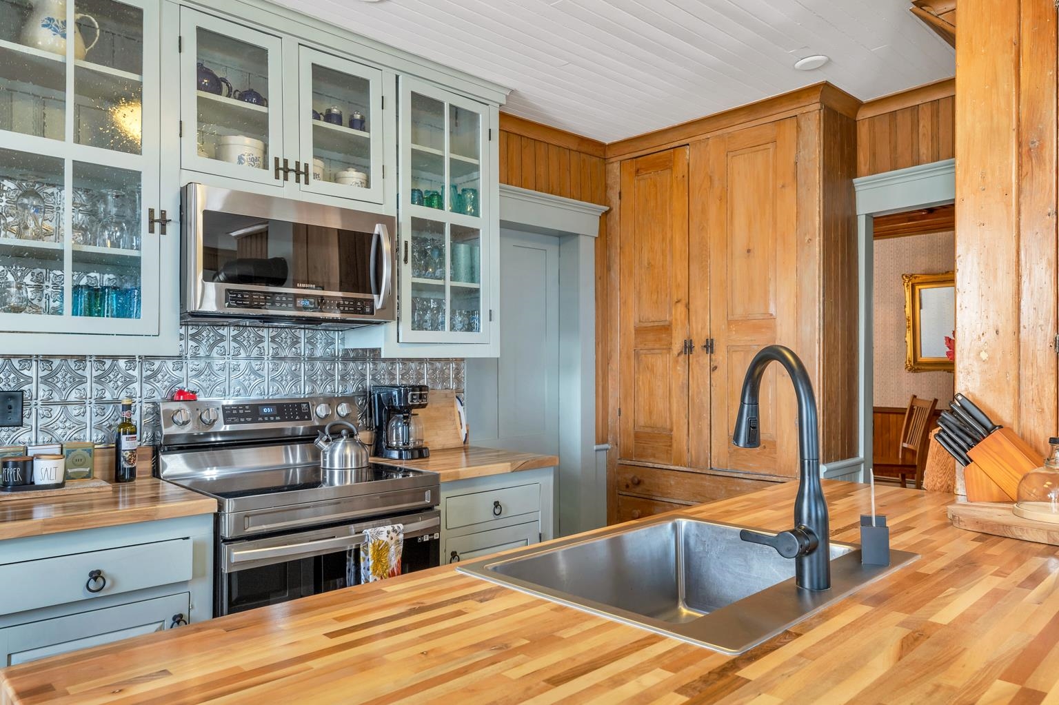 959 Presidential Hw, Jefferson, NH 03583