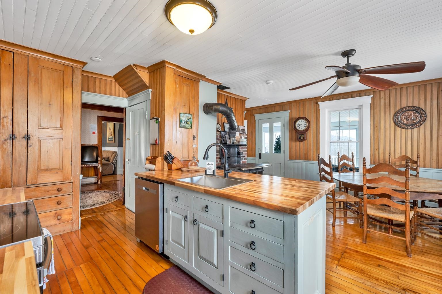 959 Presidential Hw, Jefferson, NH 03583