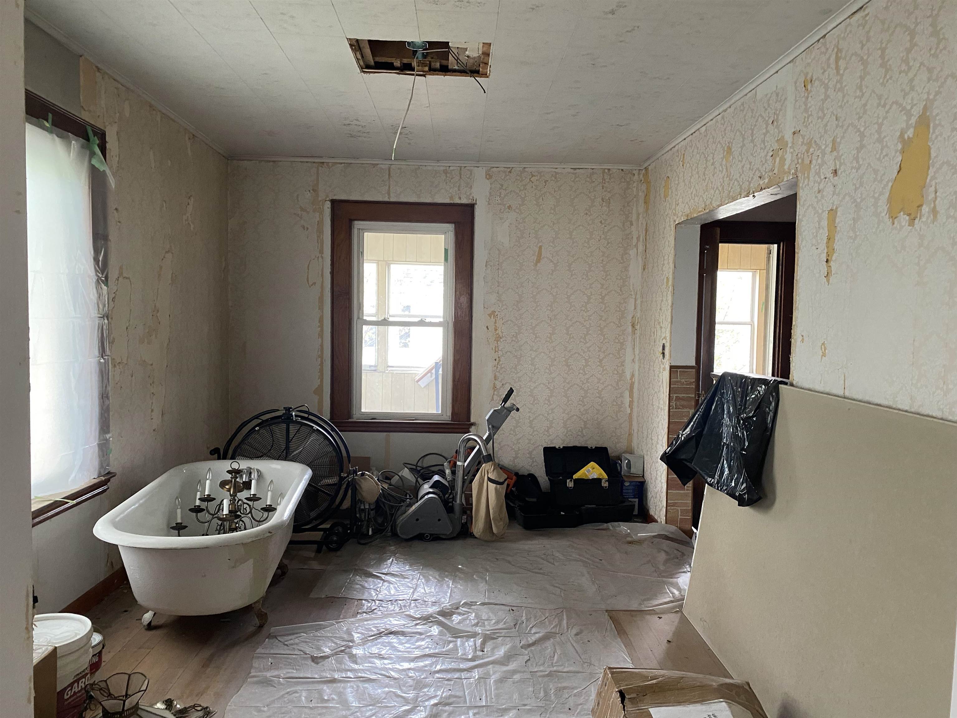 682 Cheshire St, Berlin, NH 03570