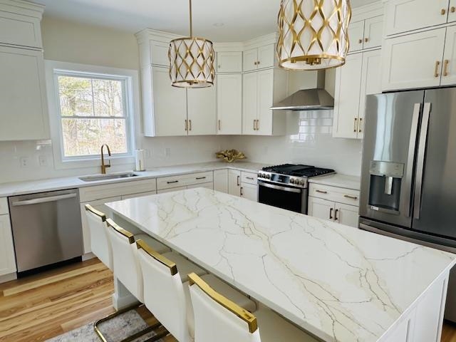 LOOKING FOR A BRAND NEW HOME WITHOUT THE WAIT? THIS SPEC HOME WILL BE READY IN SPRING AND OFFERS EXCEPTIONAL VALUE, FEATURING $13,021 IN COMPLIMENTARY BUILDER UPGRADES. FURNISHED MODEL OPEN!  SPECIAL MORTGAGE PROGRAMS AVAILABLE ALTERNATIVE DESIGN WITH ELEVATOR AVAILABLE NEW CONSTRUCTION!  96 LUXURY TOWNHOUSES  JUNIPER RIDGE CONDOMINIUMS - LUXURY MEETS LIFESTYLE IN LONDONDERRY. CAREFREE CONDO LIVING, SPACIOUS MODERN SUNDRENCHED OPEN SPACES, FRIEPLACED LIVING ROOM, OPEN STAIRCASE WITH CABLE RAILINGS, 3 BEDROOMS, 2.5 BATHS, SPACIOUS KITCHEN WITH OVERSIZED ISLAND AND QUARTZ COUNTERTOPS. 1ST FLOOR OFFICE FOR REMOTE EMPLOYEES! ENERGY EFFICIENT DESIGNS. TOWN WATER, SEWER AND ECOMOMICAL NATURAL GAS HEAT AND 2 CAR GARAGE. GREAT COMMUTER LOCATION - CLOSE TO 93, SHOPPING AND AMENITIES. LISTING AGENT HAS A FINANCIAL INTEREST IN THE PROPERTY.