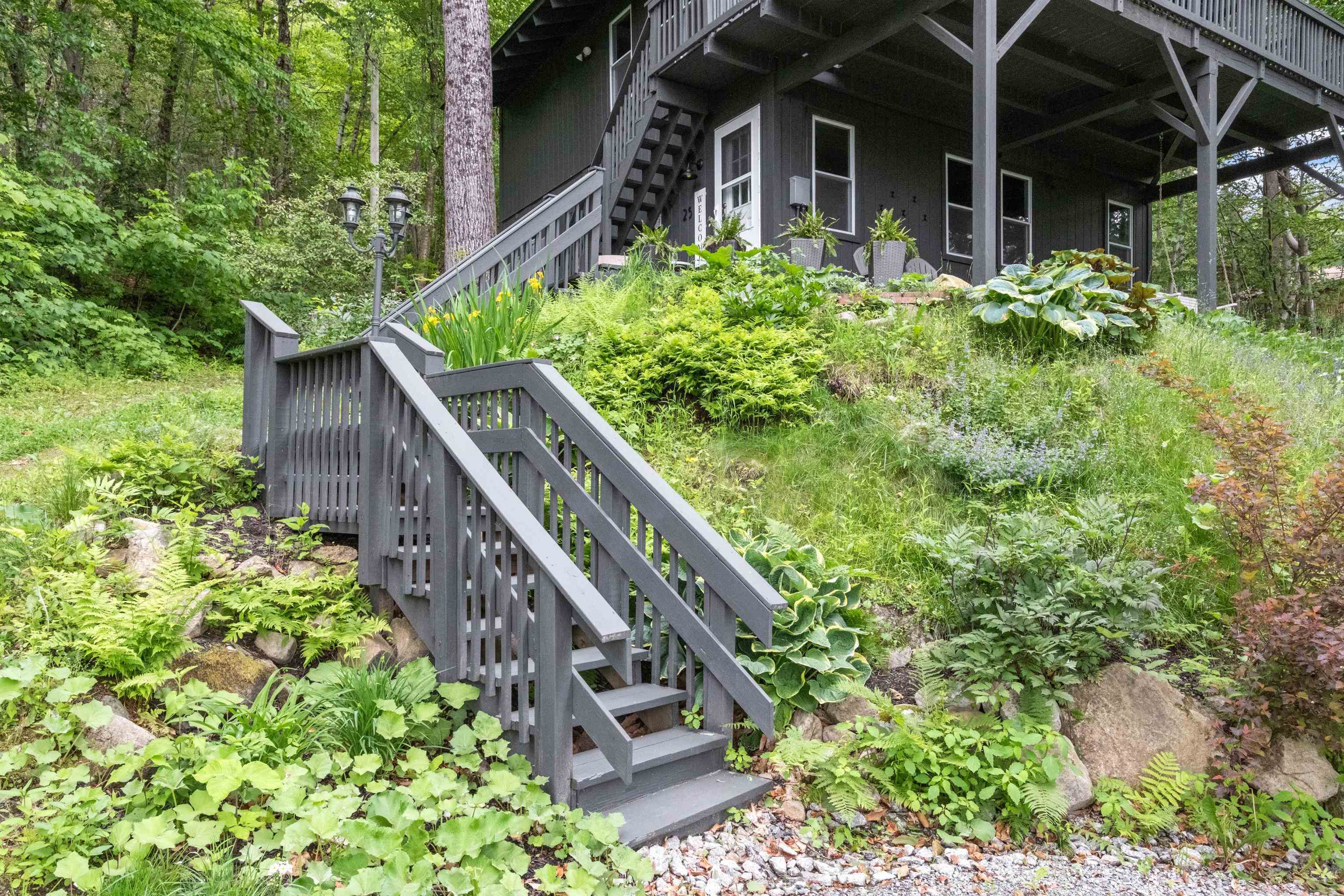 25 Hilltop Dr, Newbury, NH 03255