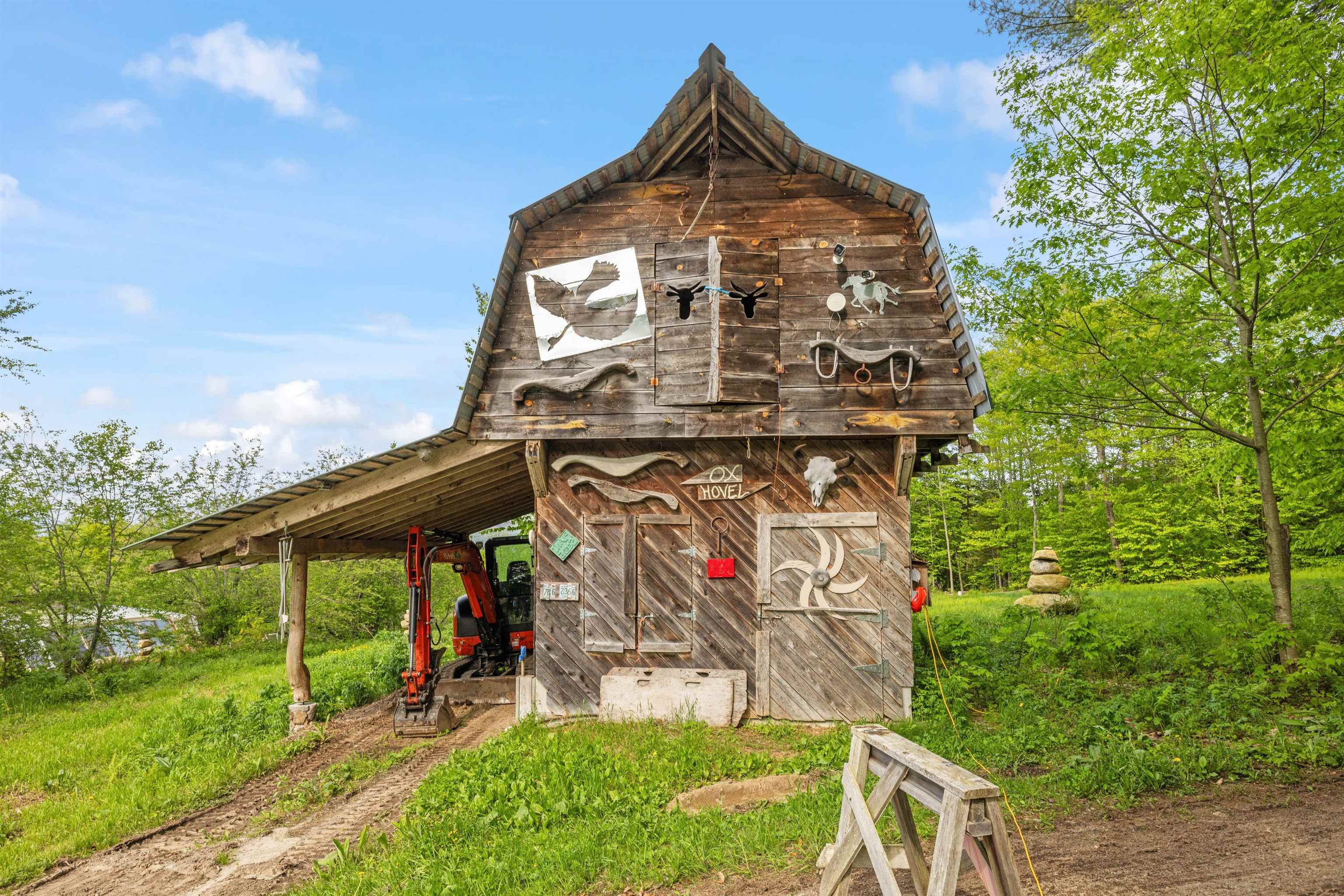 Animal Barn w/ Stall 23345955