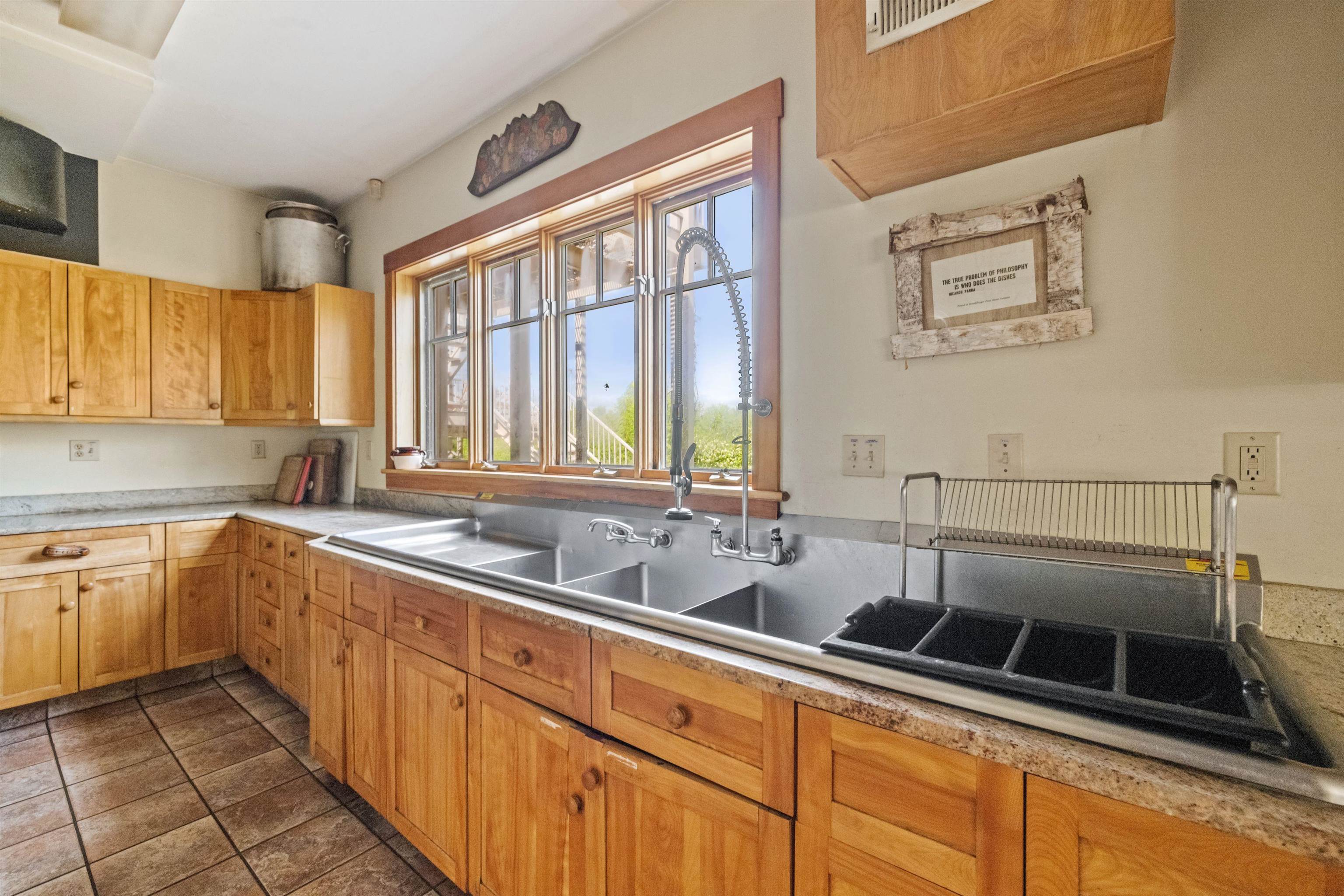 Commercial Kitchen 23345430