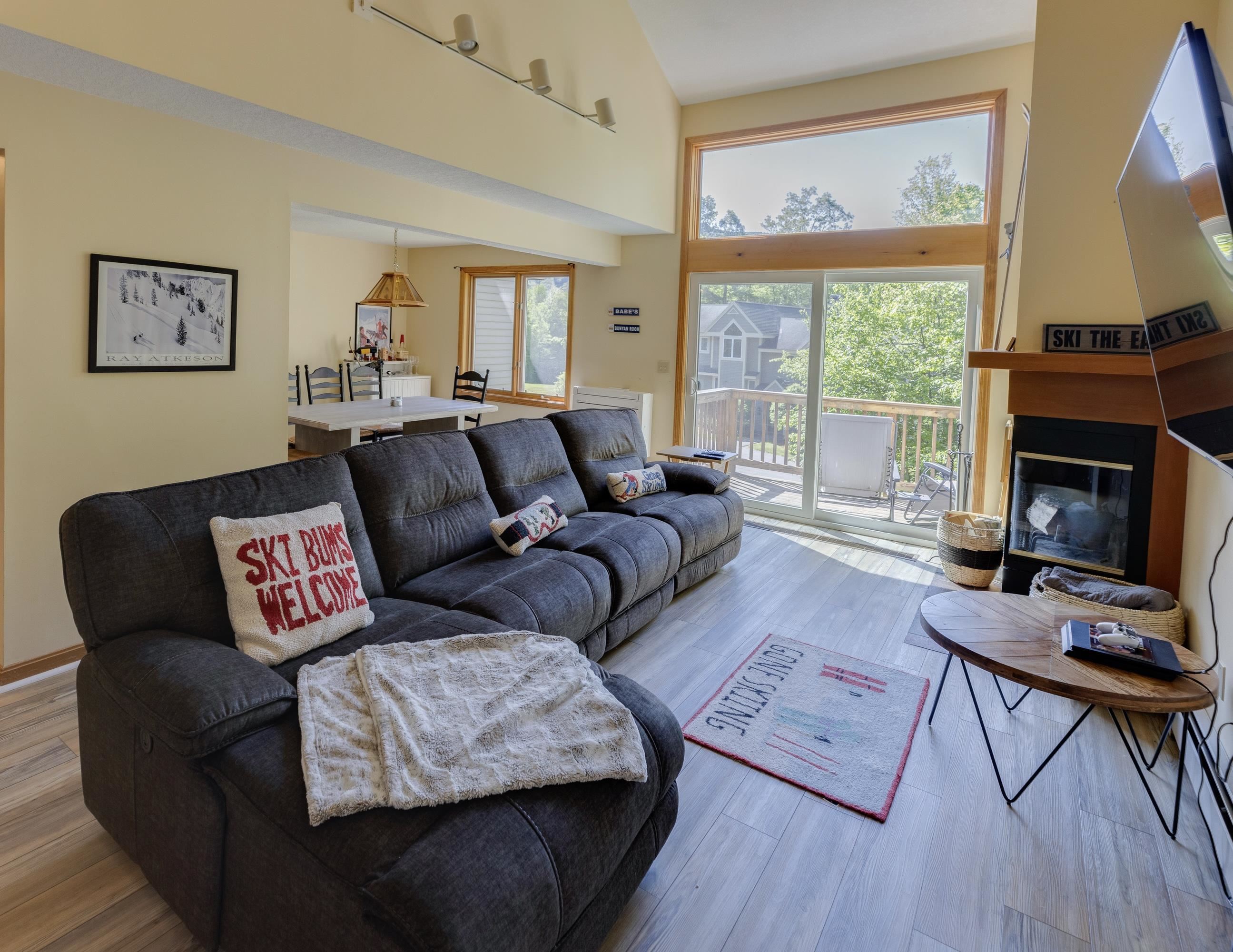 37 Pinehill Ln, Lincoln, NH 03251