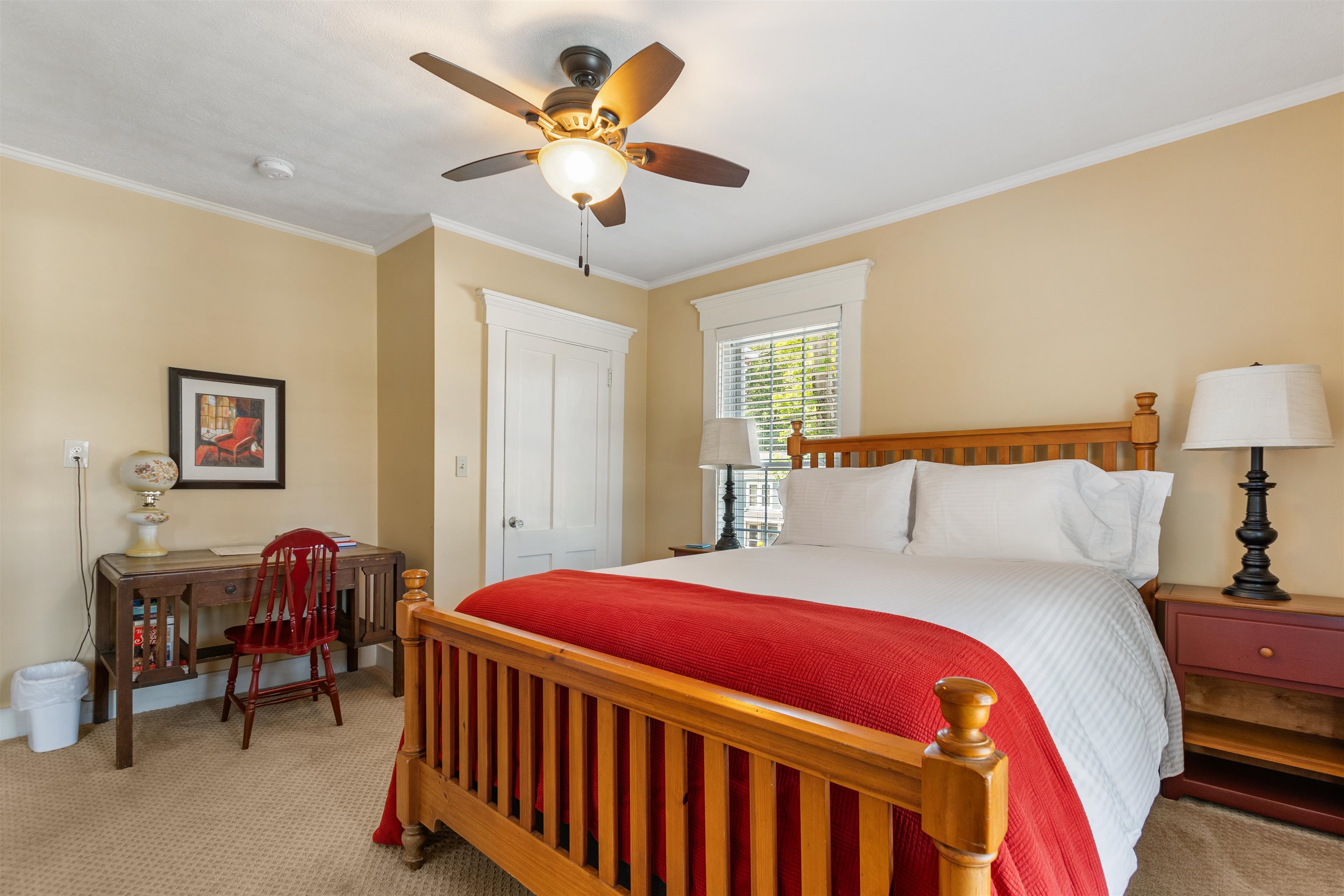 1 High St, Colebrook, NH 03576