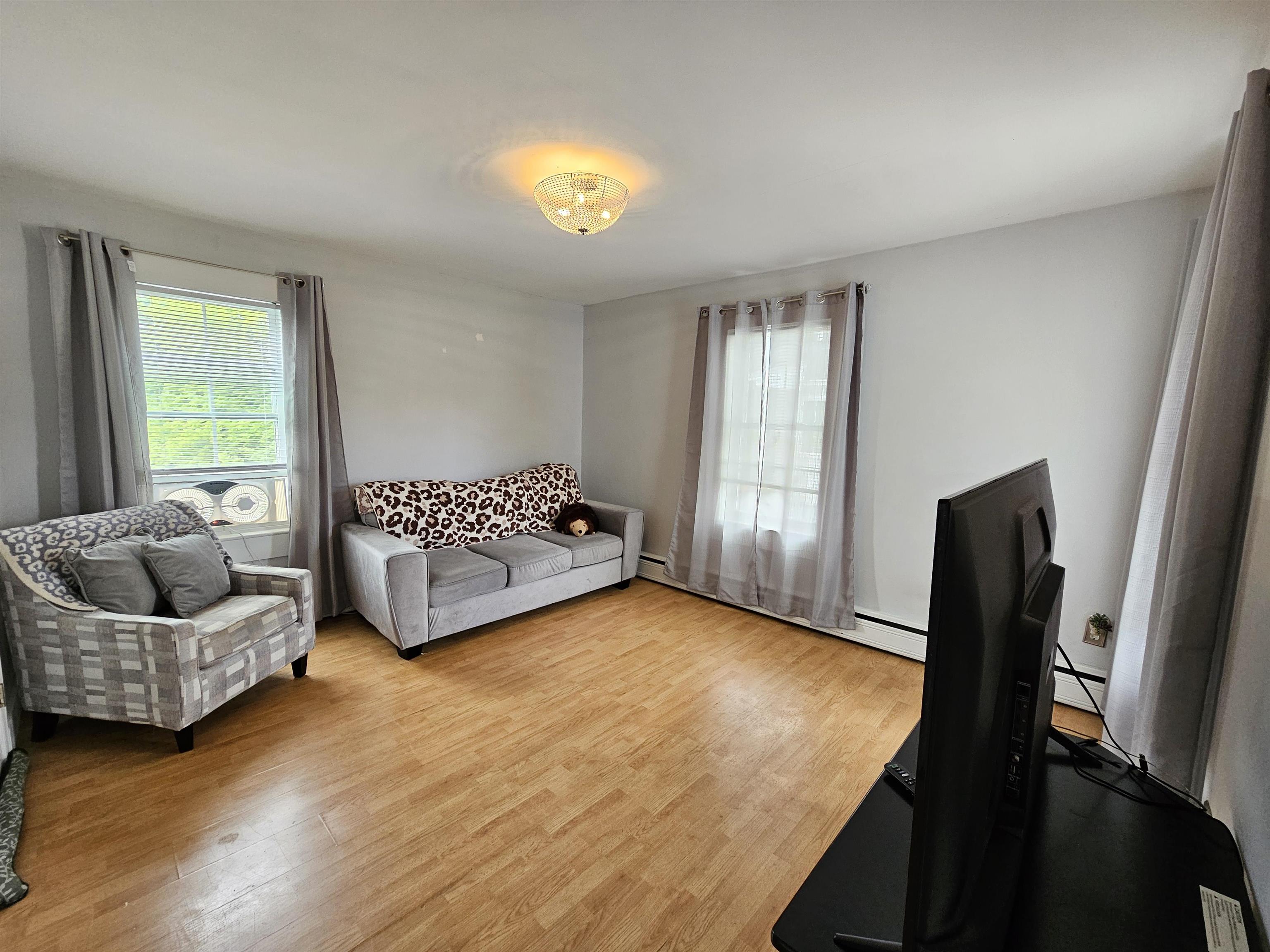 377 Nashua St, Milford, NH 03055