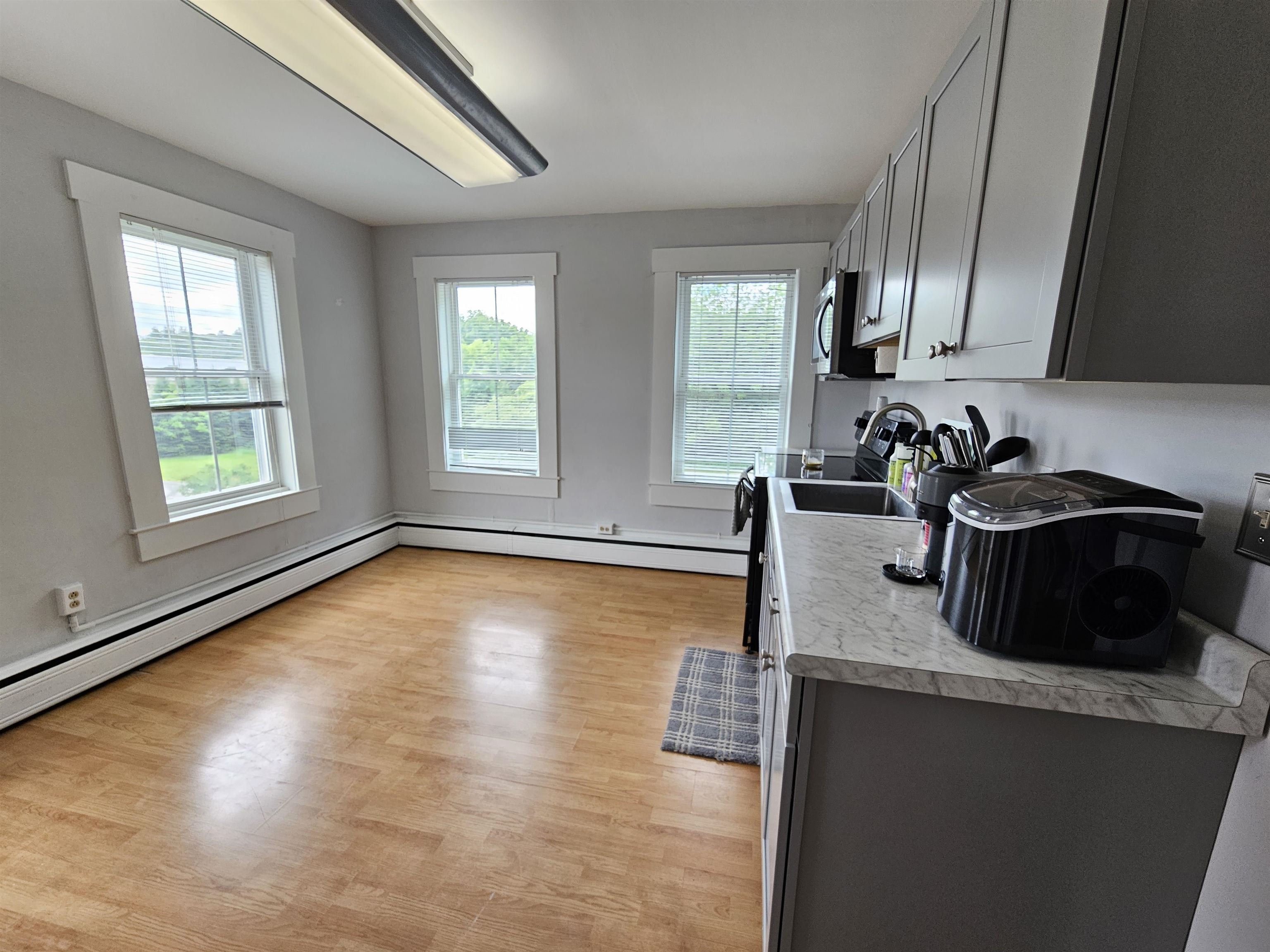 377 Nashua St, Milford, NH 03055