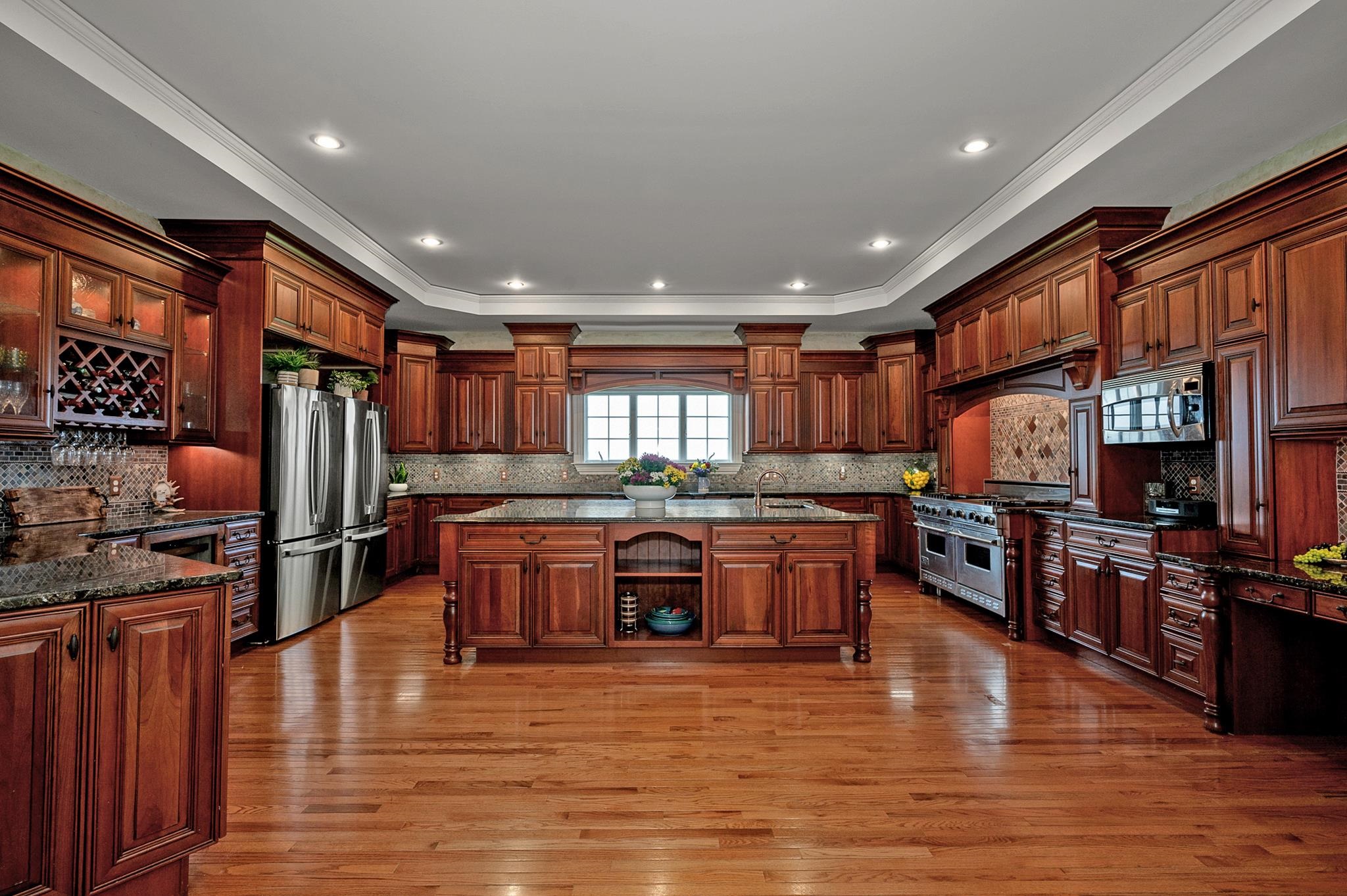 33 Winterberry Ln, Plymouth, NH 03264