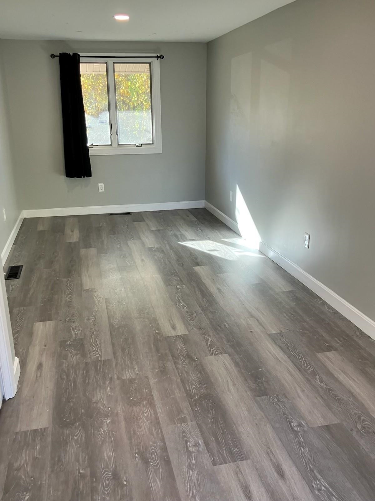 26 W Webster St, Manchester, NH 03104