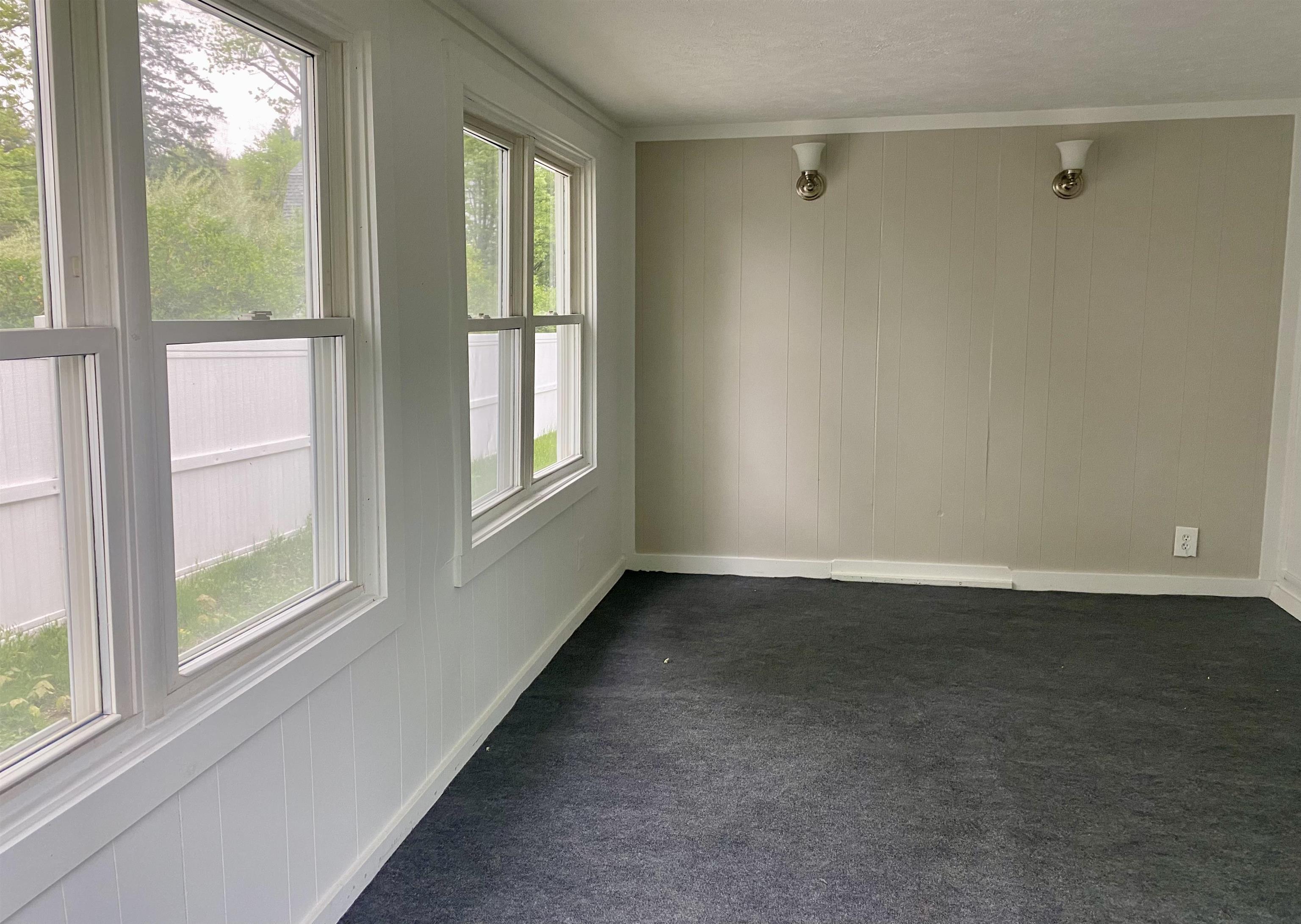 3 Dodge St, Rochester, NH 03867