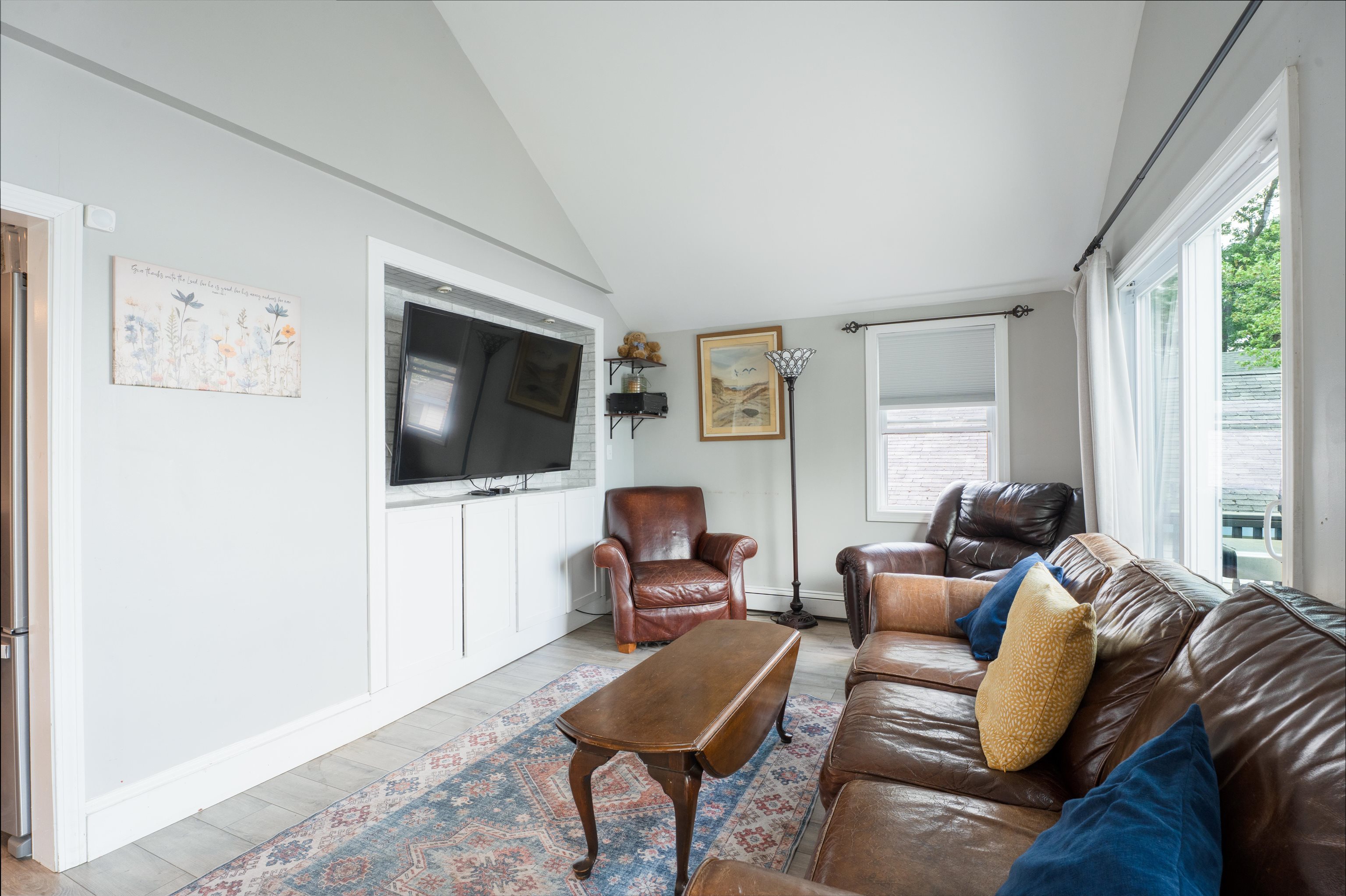 15 Maple St, Kingston, NH 03848