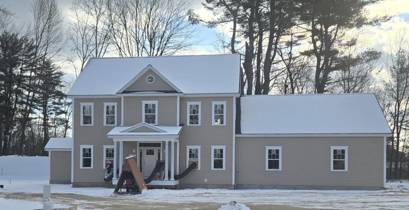 2 Eagle Perch Dr, Boscawen, NH 03303