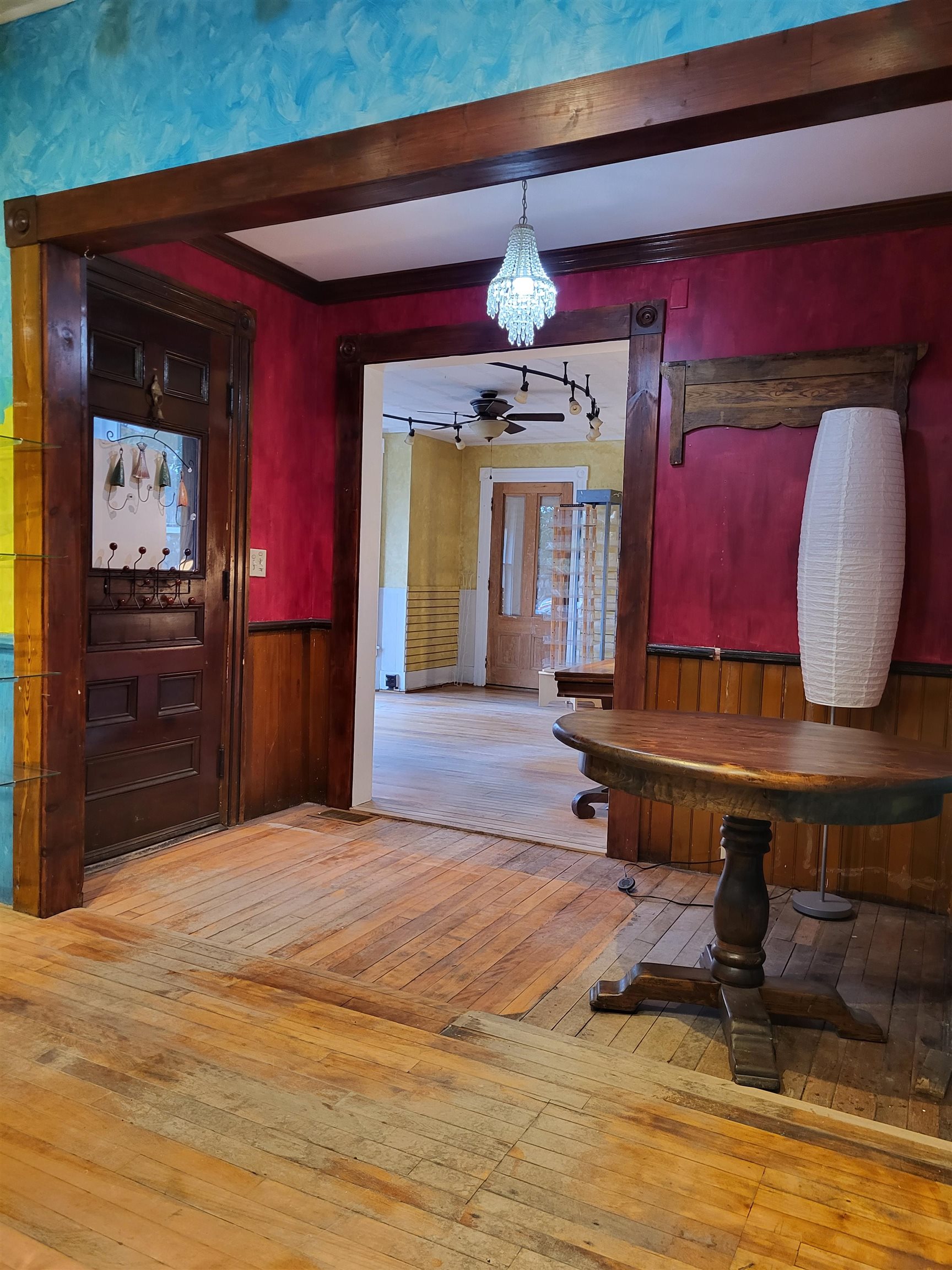 Great front entry room