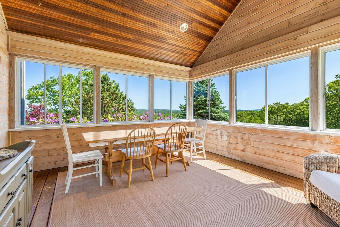 541 South Rd, Hopkinton, NH 03229