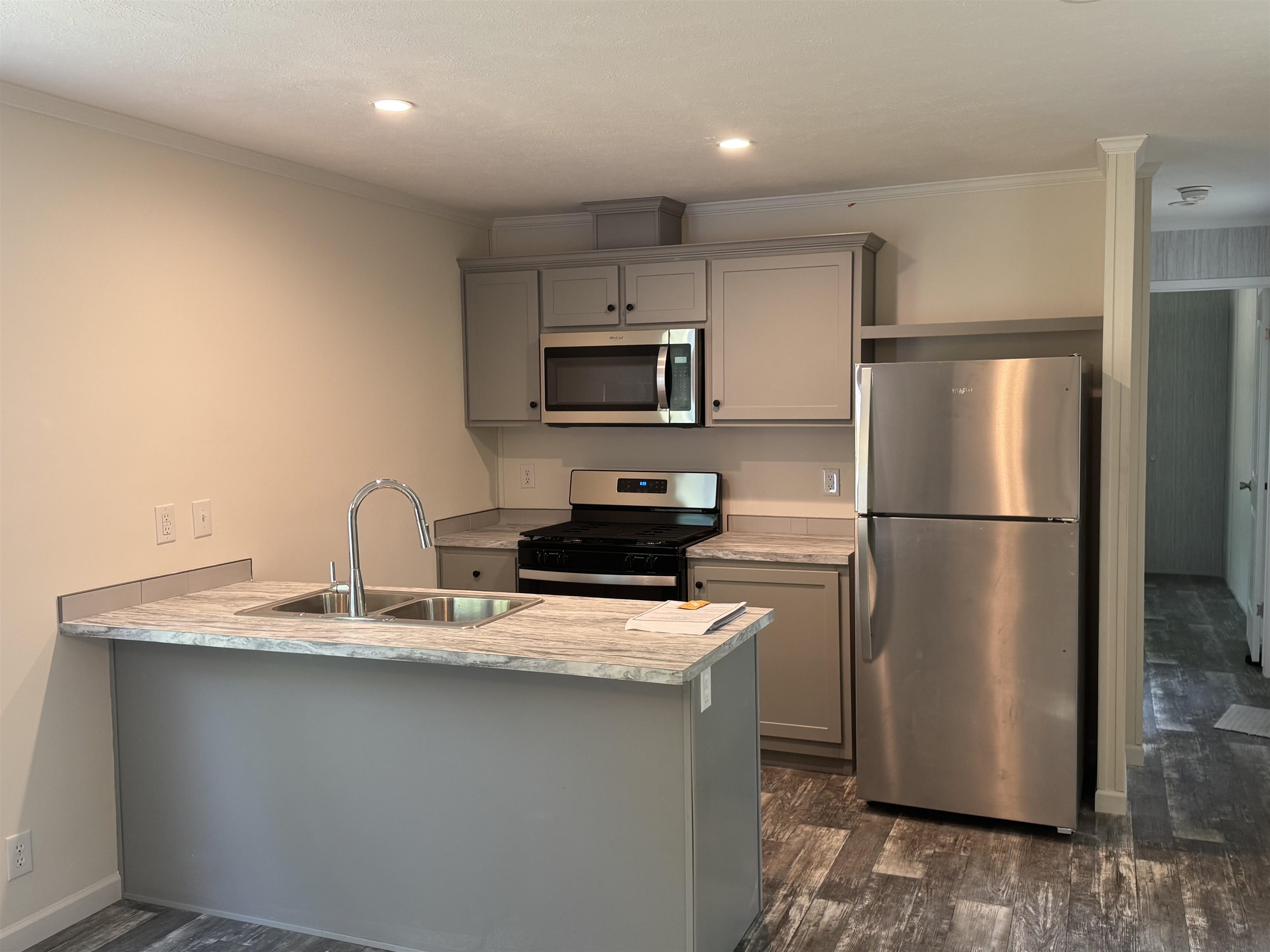 17 Pleasant Valley Rd, Stratford, NH 03590