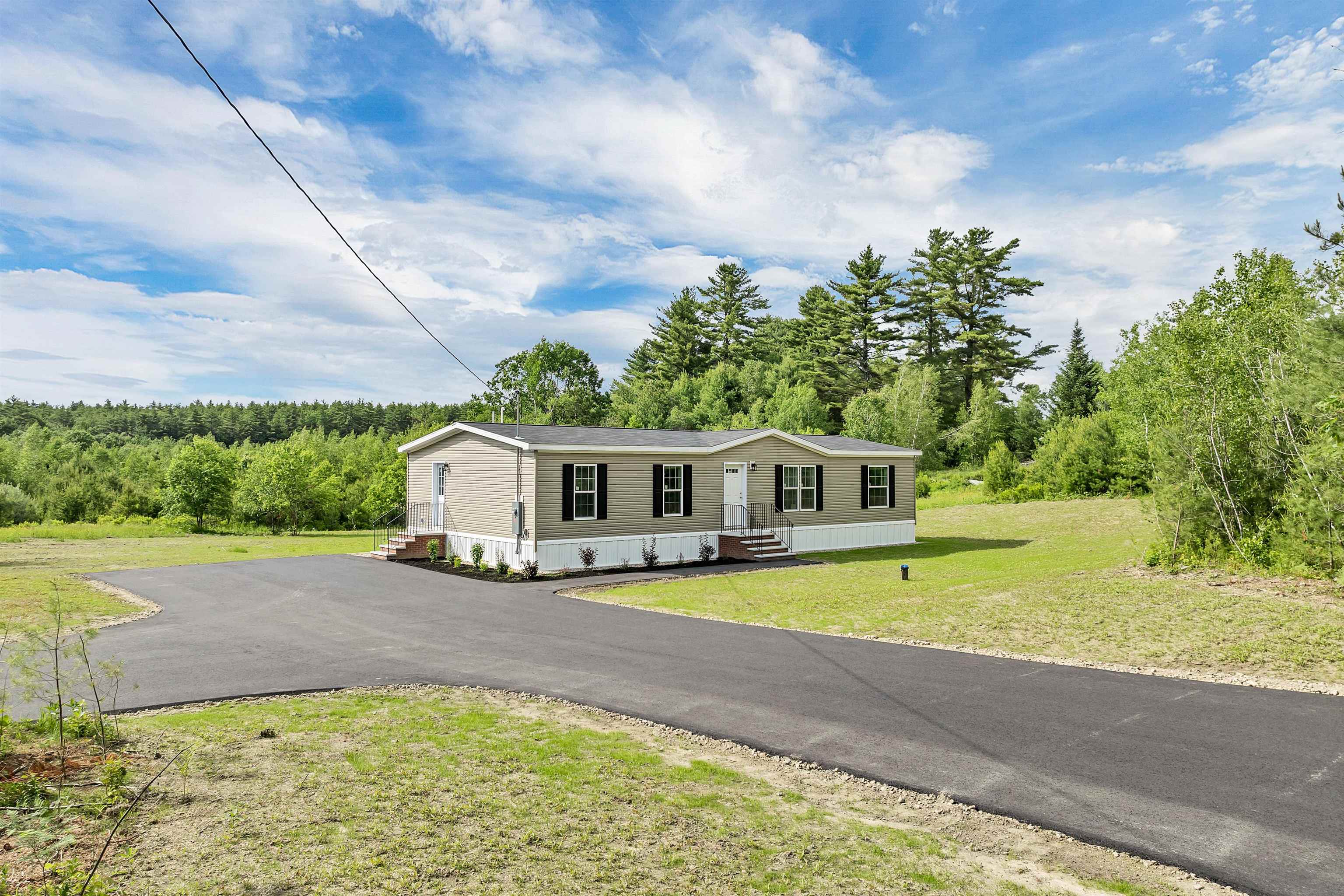 106 Stevens Rd, Effingham, NH 03882