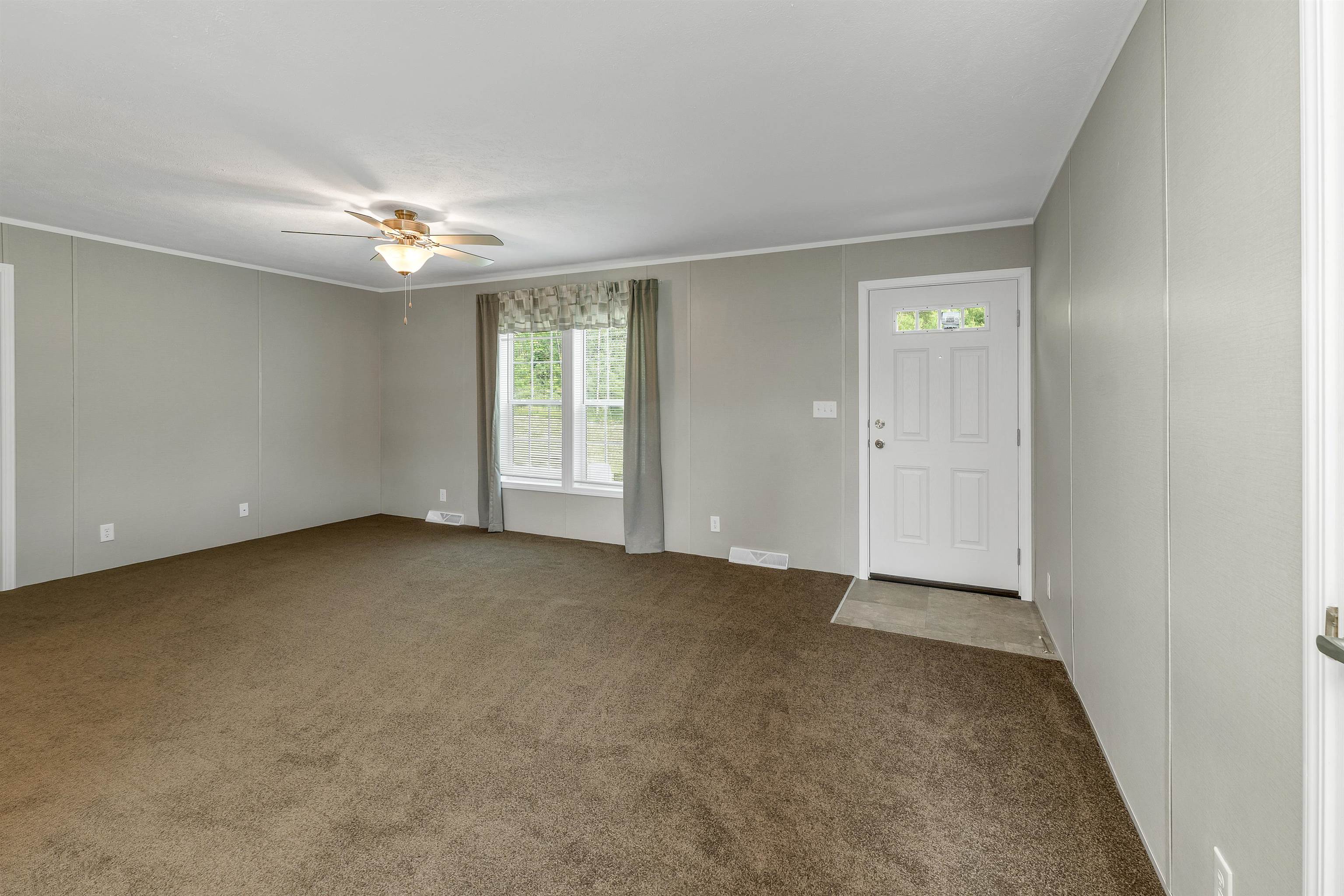 106 Stevens Rd, Effingham, NH 03882