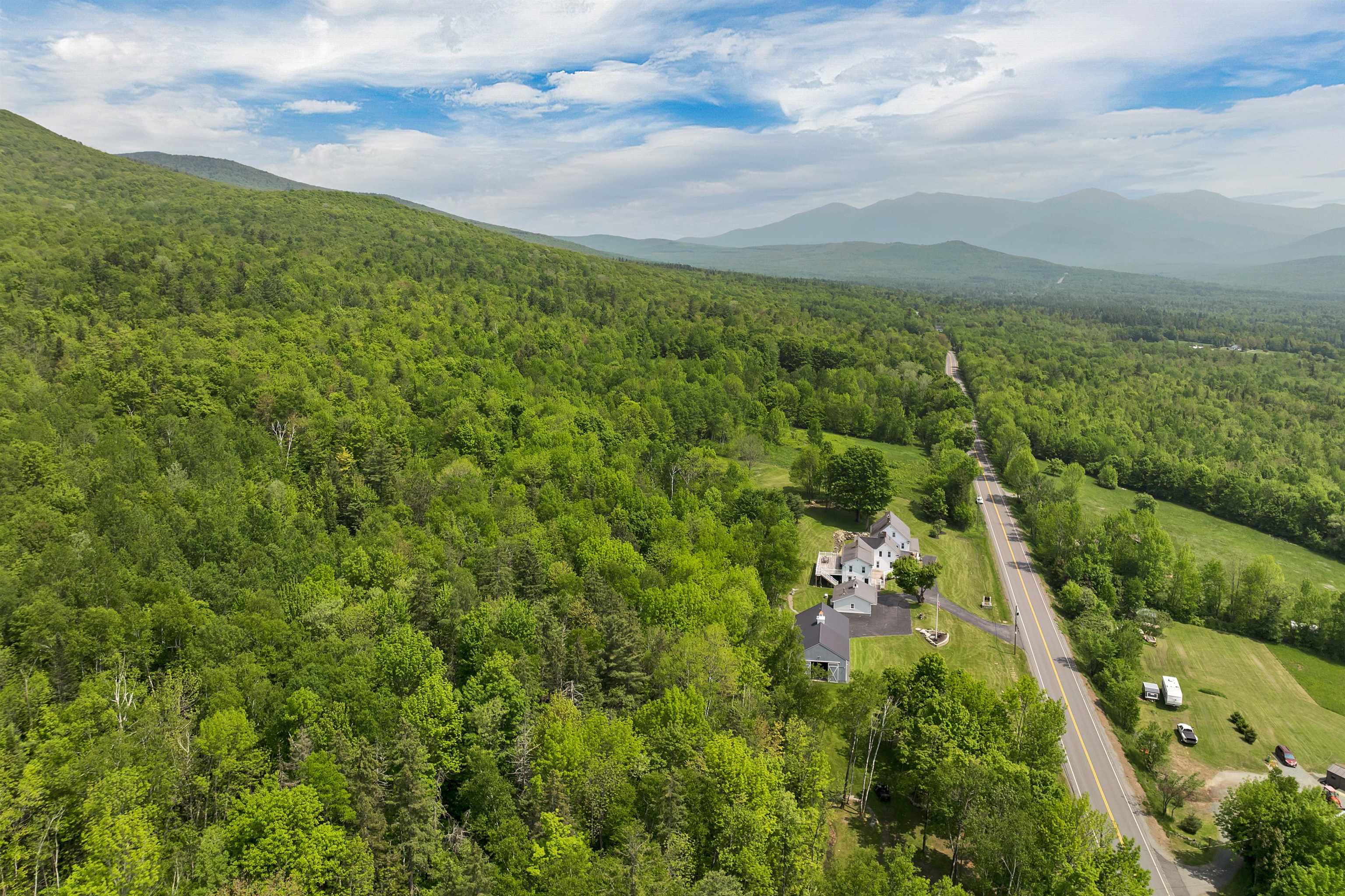 959 Presidential Hw, Jefferson, NH 03583